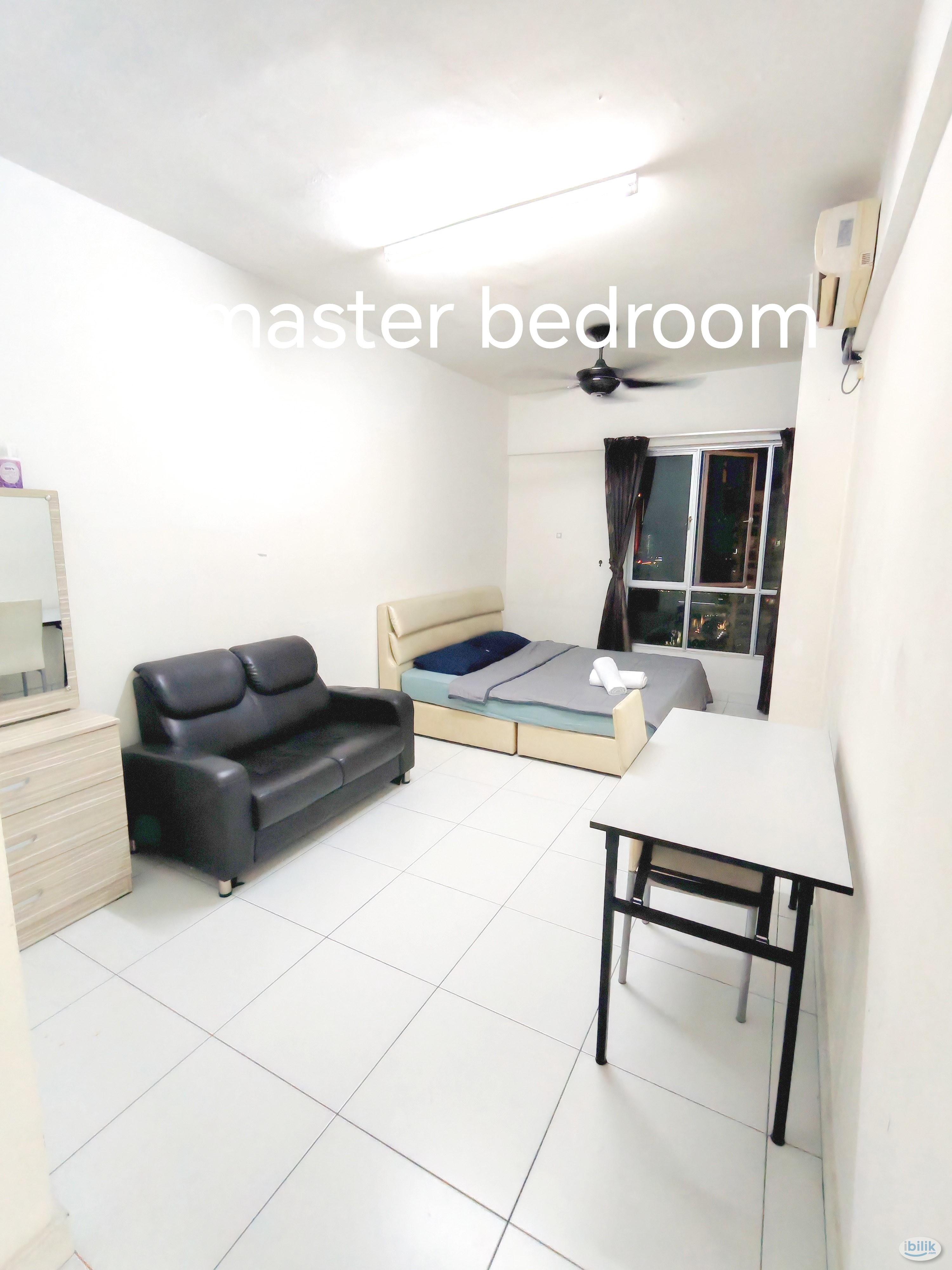 Master Room at Elit Heights, Bayan Baru - Image 1