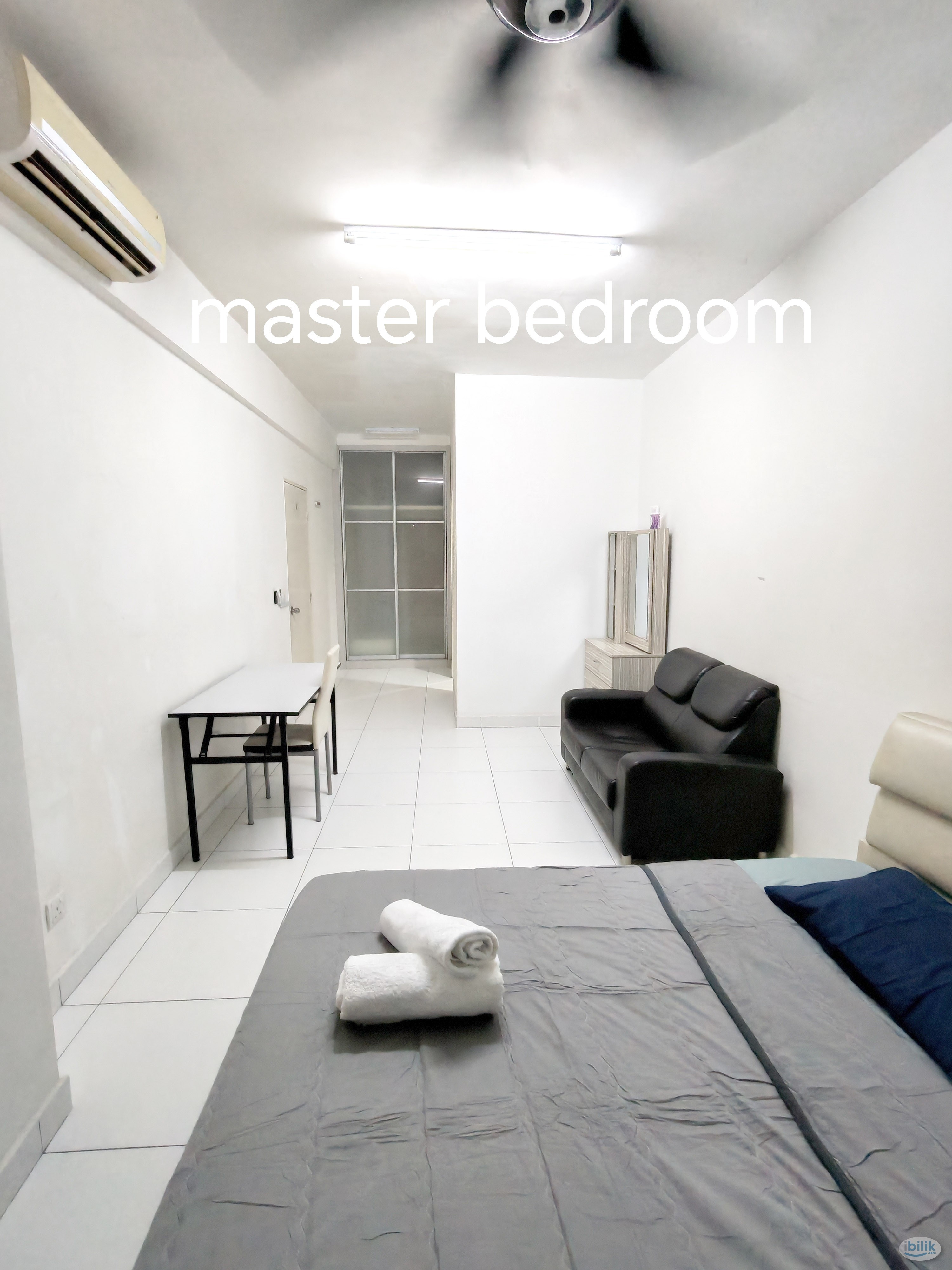 Master Room at Elit Heights, Bayan Baru - Image 2