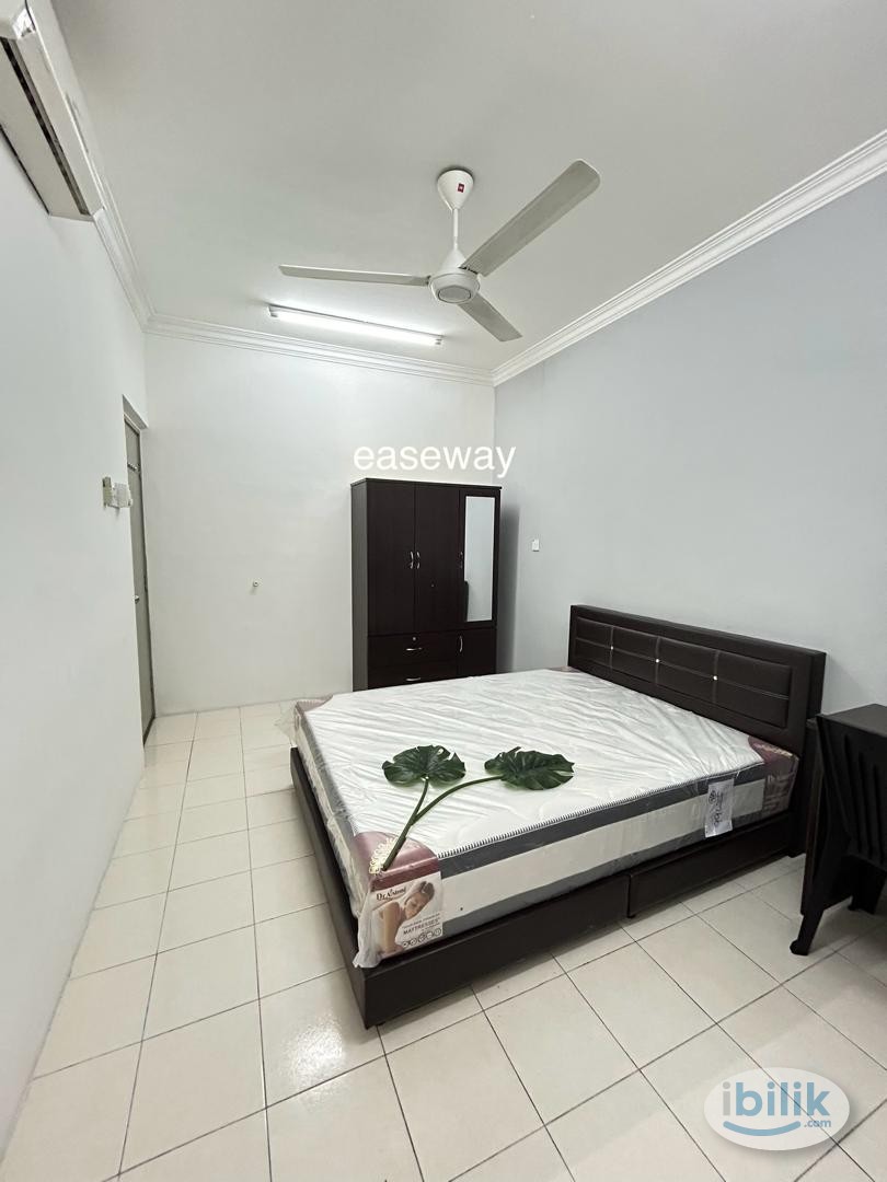 Master Room at Residensi Laguna, Bandar Sunway - Image 5