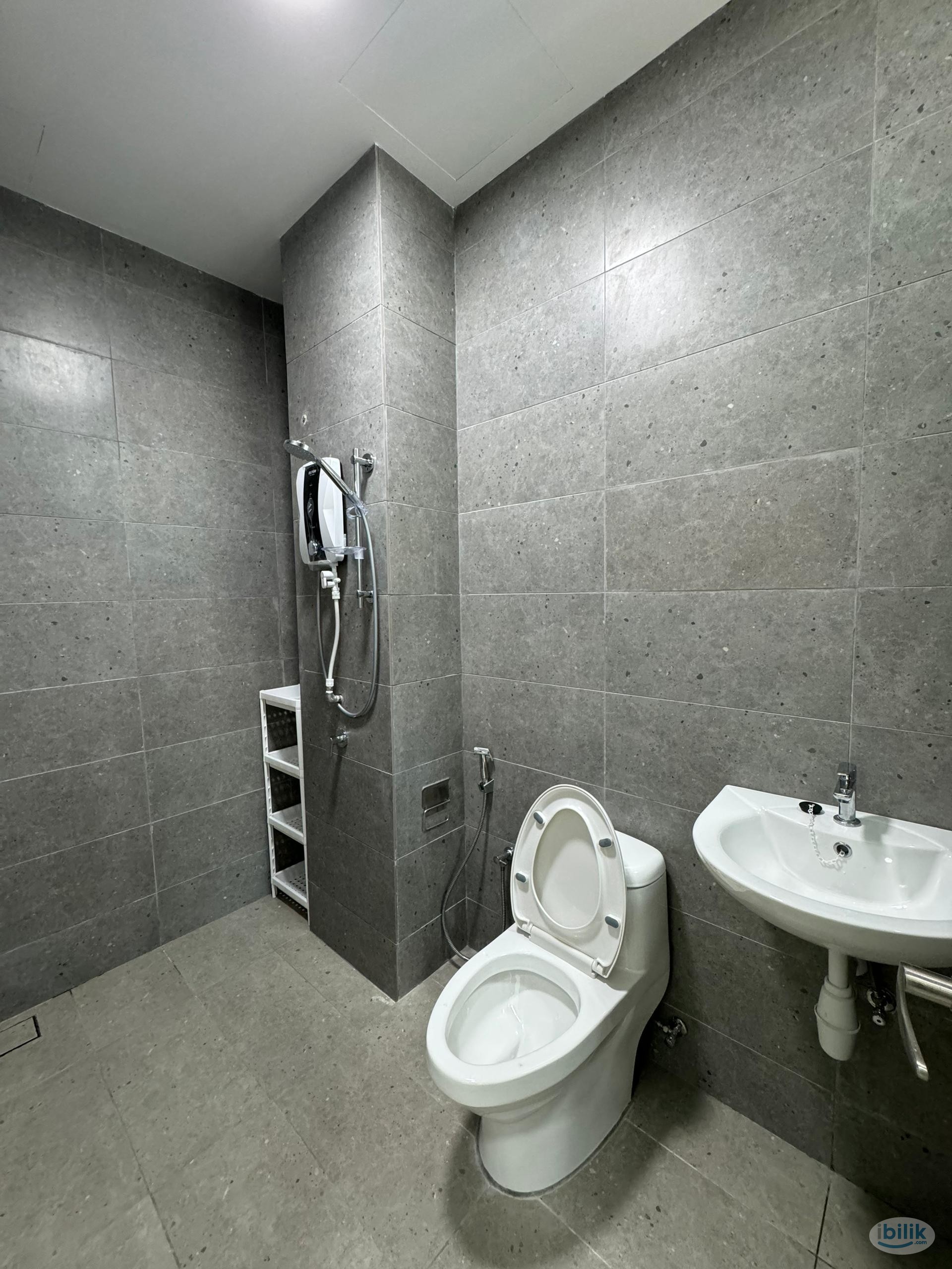 ✨COMFORT NEW Fully Furnished Master Room (Private Bathroom) @Sunway/PJS 🌟Female-Only, Safe & Secure Unit 🏠Ready to Move- - Image 3