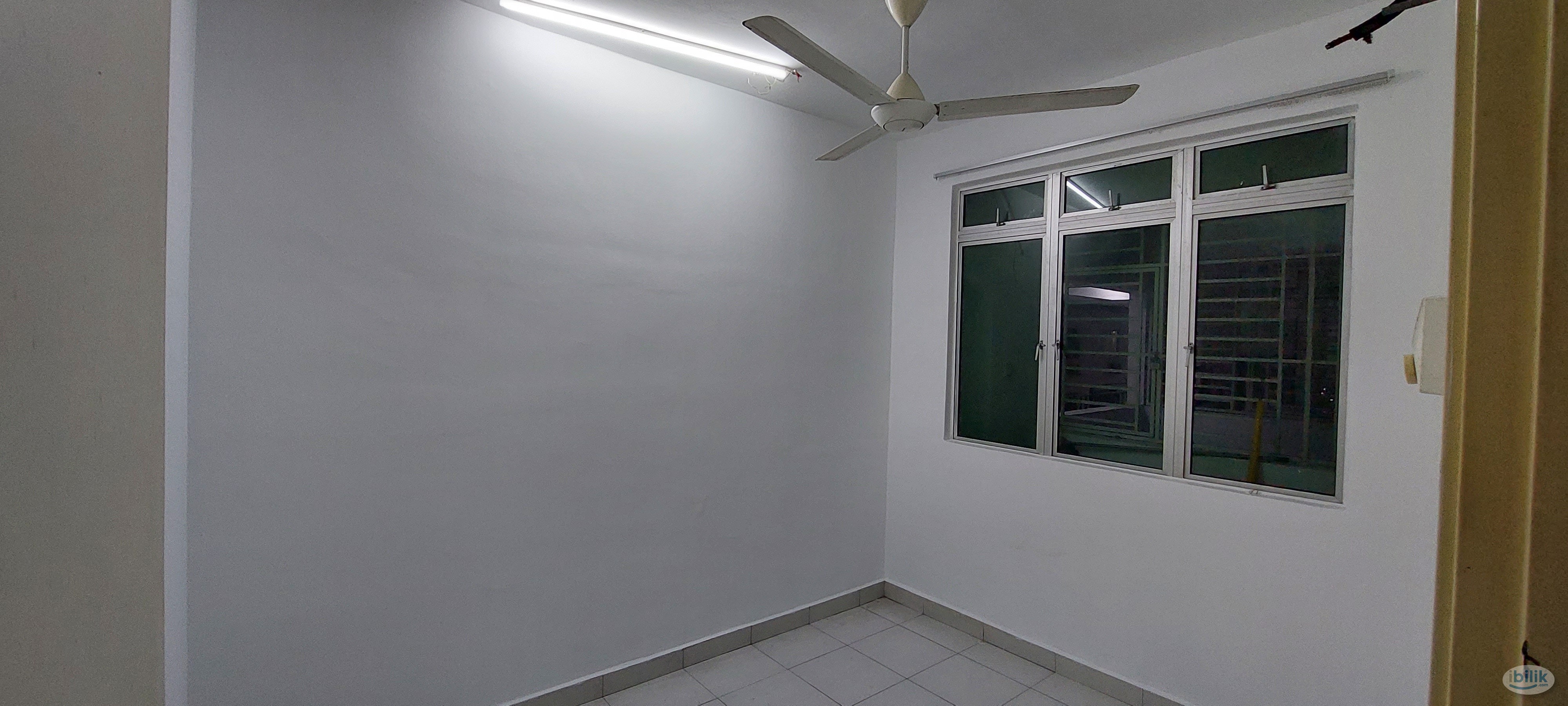 Middle Room at Tebrau City Residence Apartment, Johor Bahru - Image 1