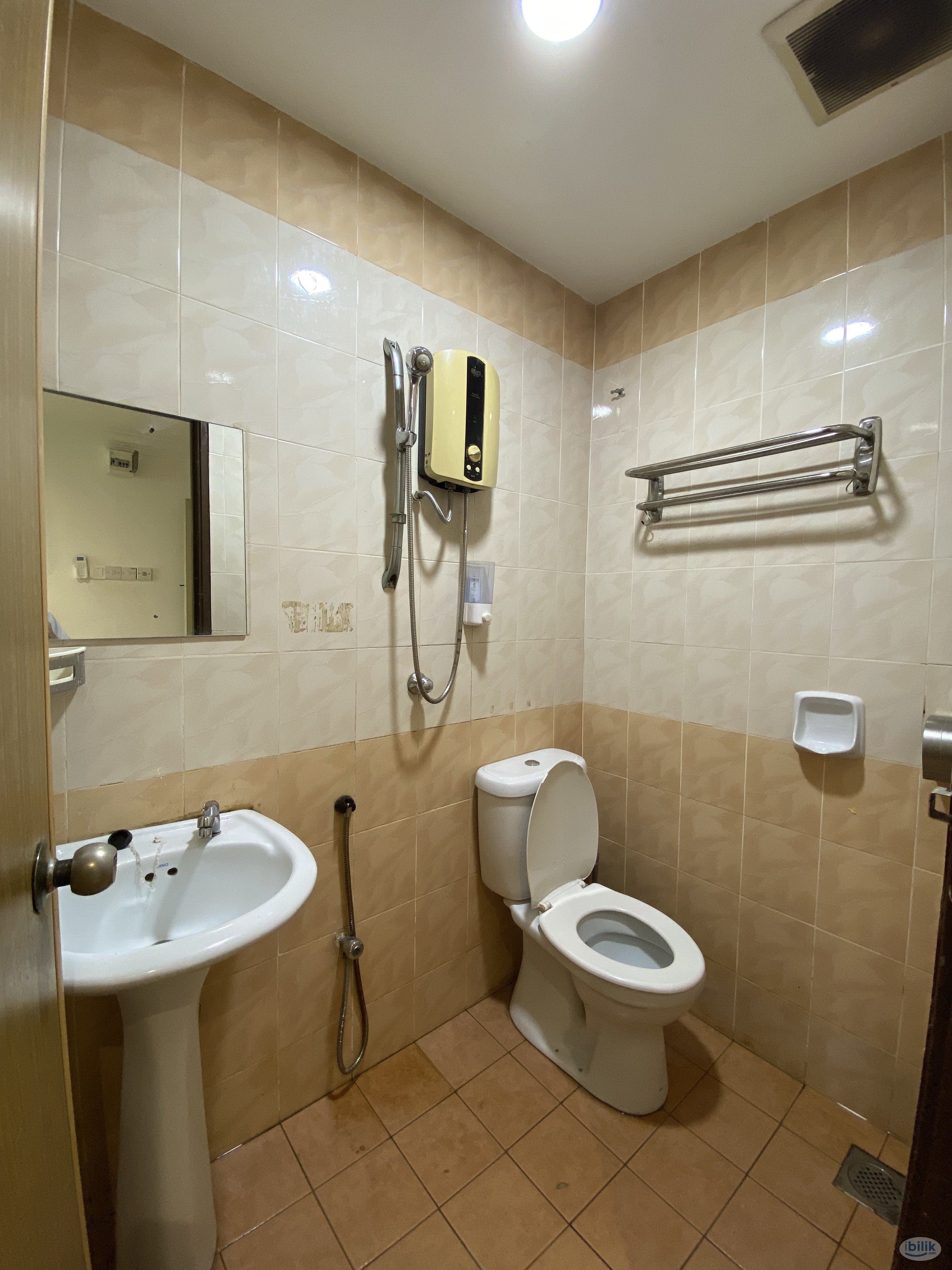 Master Room at Pudu, KL City Centre - Image 3