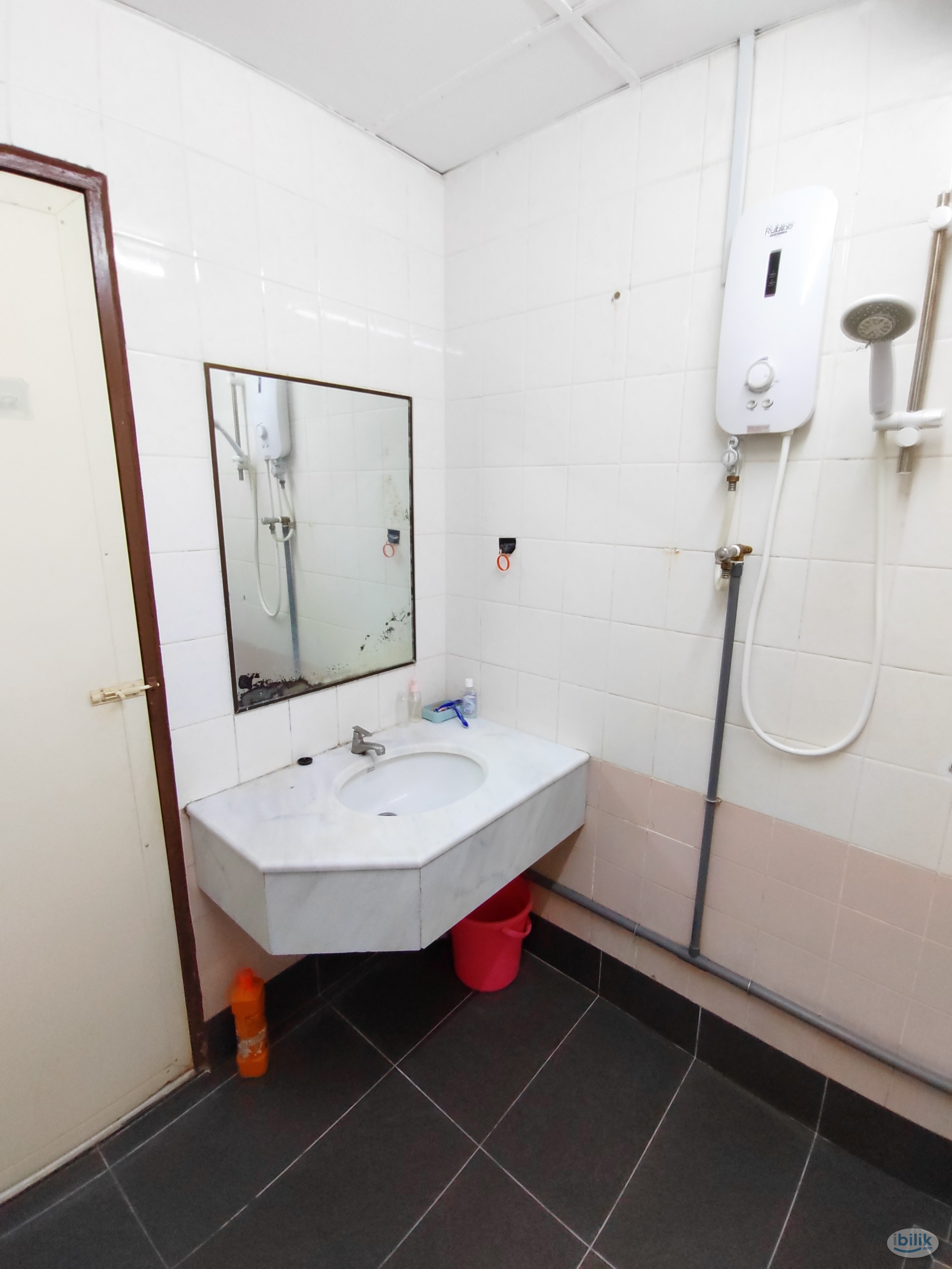 Desa Pelangi Aircond Single Room included utilities RM590 - Image 5
