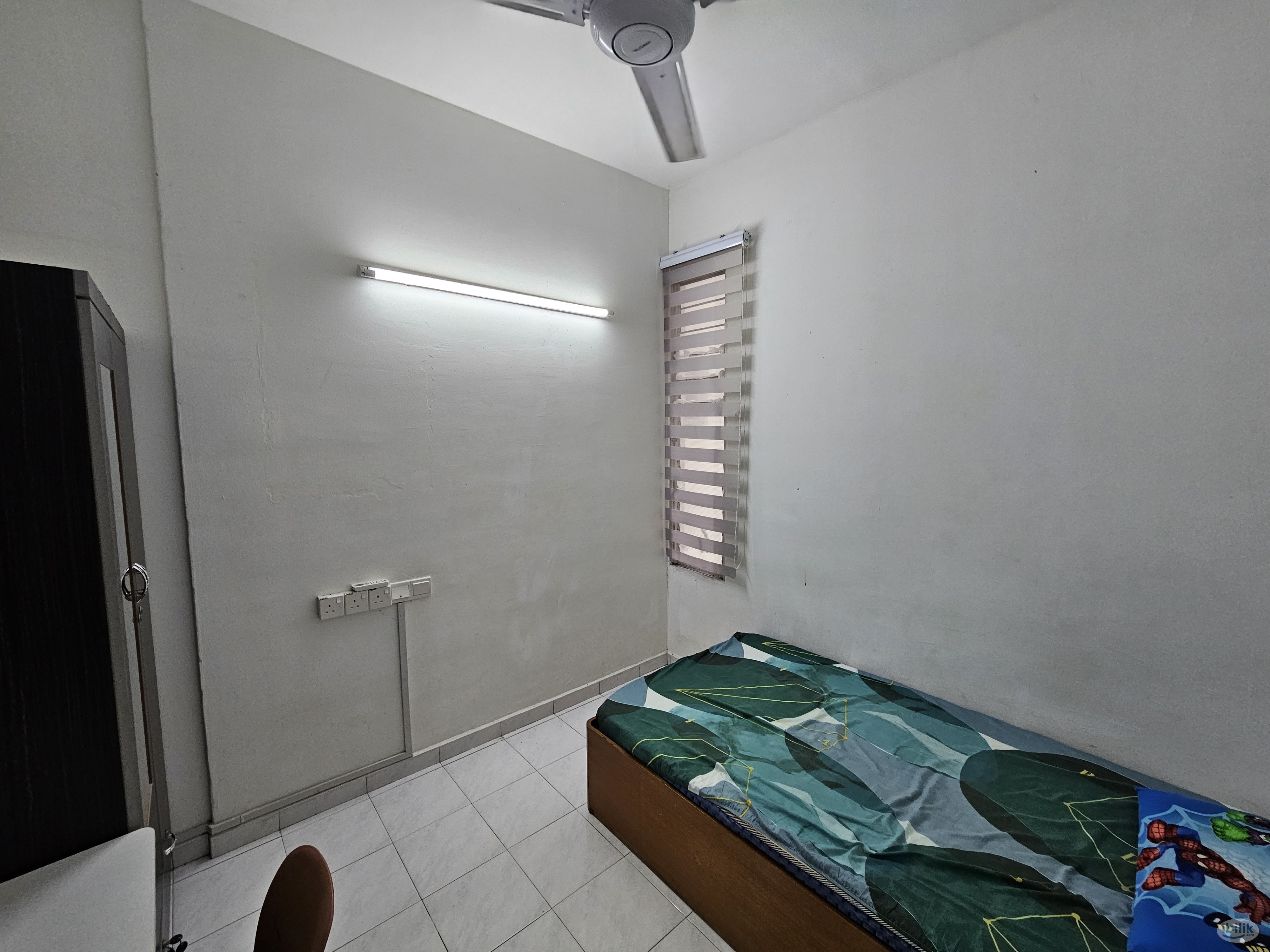 Npark Furnished Middle room Share bathroom included utilities - Image 2