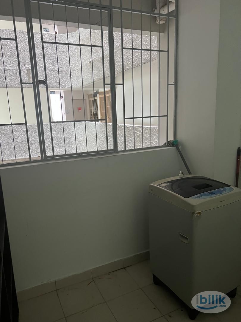 Middle Room at Subang Avenue, Subang Jaya - Image 3