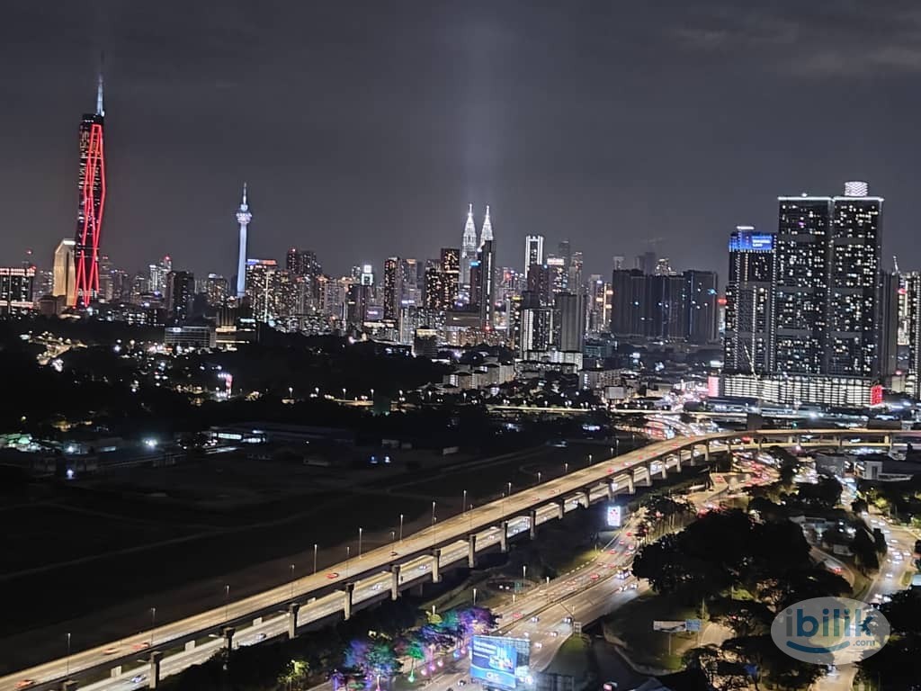 🥶LUXURIOUS BREZZY MASTER ROOM 😍 | 🚇 10 MINS WALK TO LRT SALAK SELATAN 🚇 | 👩‍💻 WORK FROM HOME FRIENDLY! 🧑‍💻 - Image 2