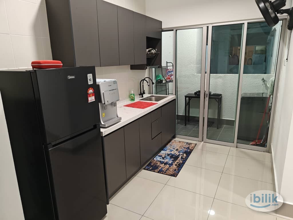 🥶LUXURIOUS BREZZY BALCONY ROOM 😍 | 🚇 10 MINS WALK TO LRT SALAK SELATAN 🚇 | 👩‍💻 WORK FROM HOME FRIENDLY! 🧑‍💻 - Image 5