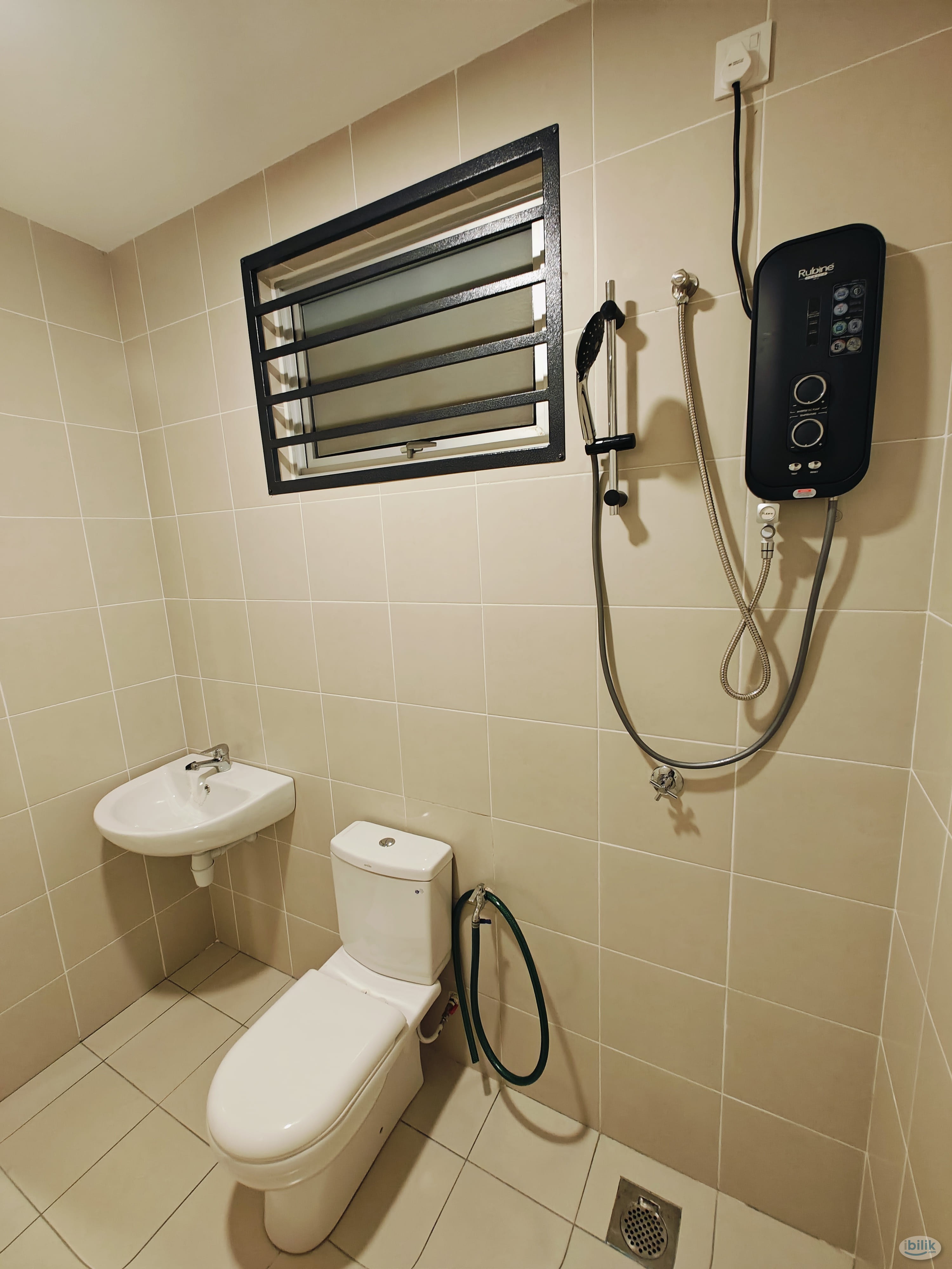 🔥🍀 PREMIUM ROOM 🍀🔥 | 👩‍💻 WORK FROM HOME FRIENDLY! 🧑‍💻 |  🏡 TIARA SENDAYAN 🏡 - Image 2