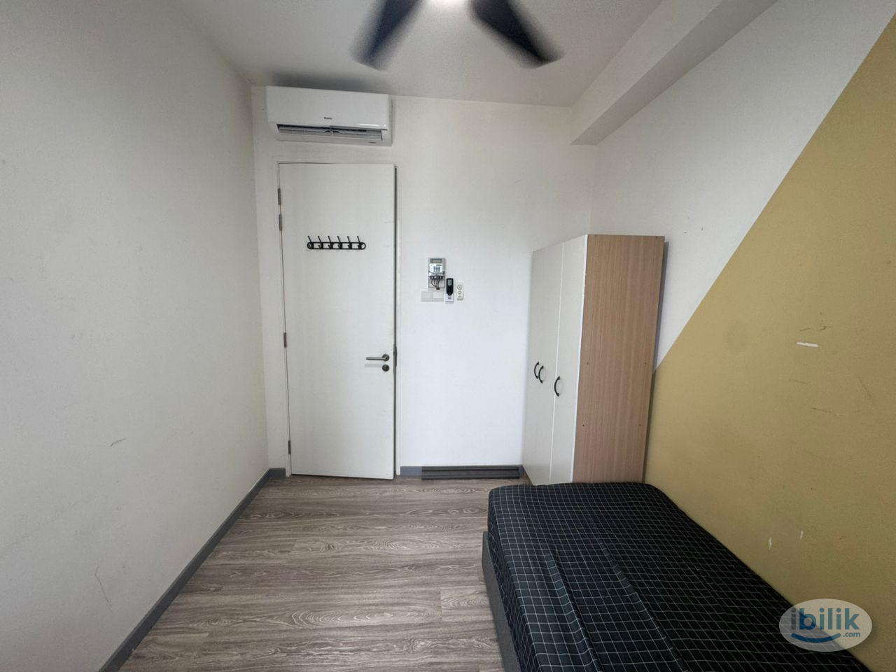 Window View Room+AC!! @ United Point - Image 3