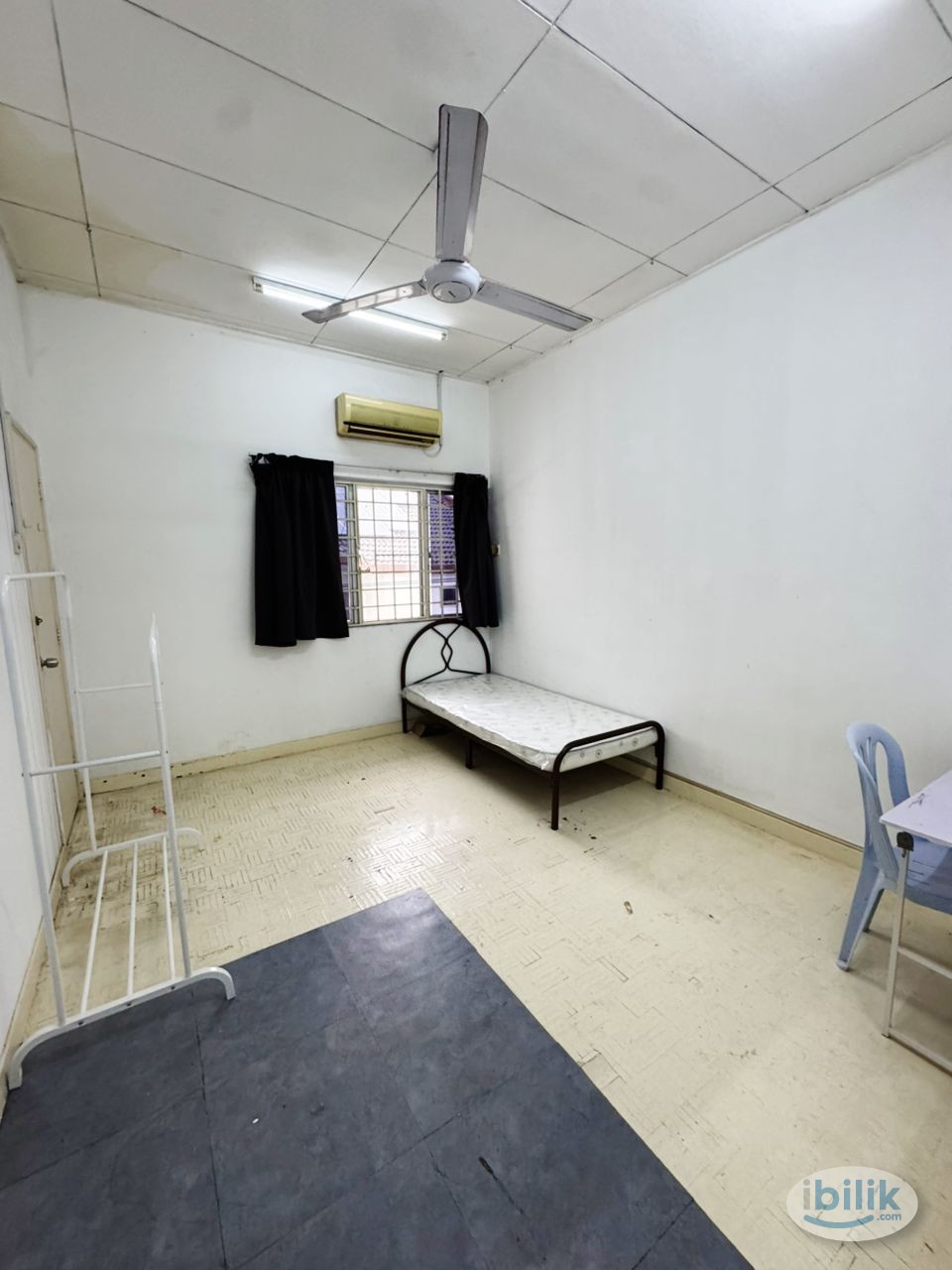 Middle Room at BU 1, walking distance to MRT Bandar Utama - Image 1