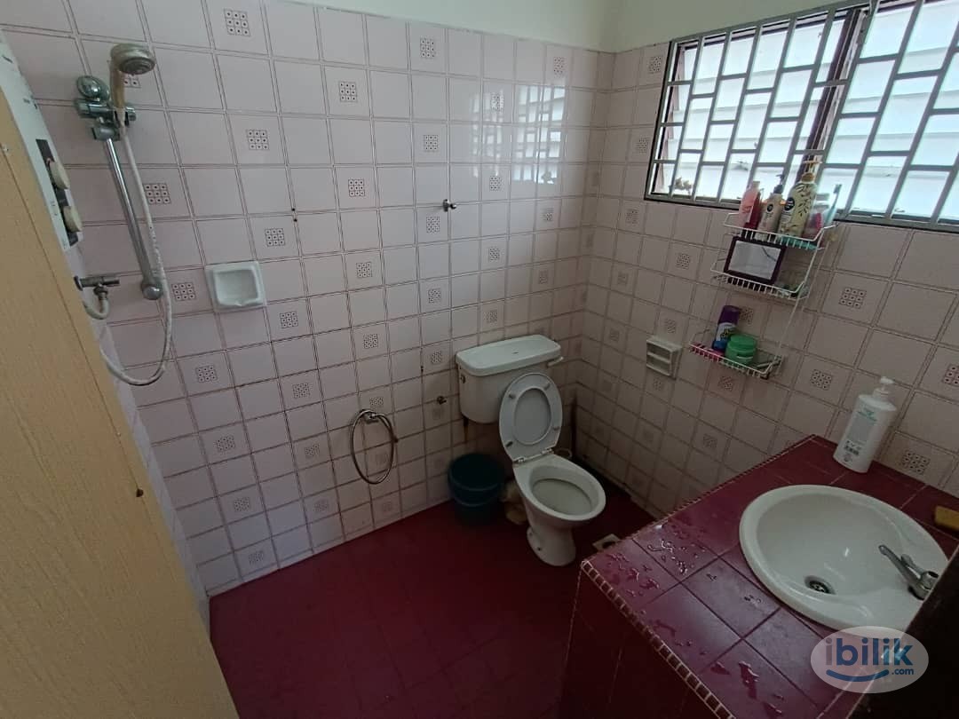 Middle Room at BU 1, walking distance to MRT Bandar Utama - Image 2