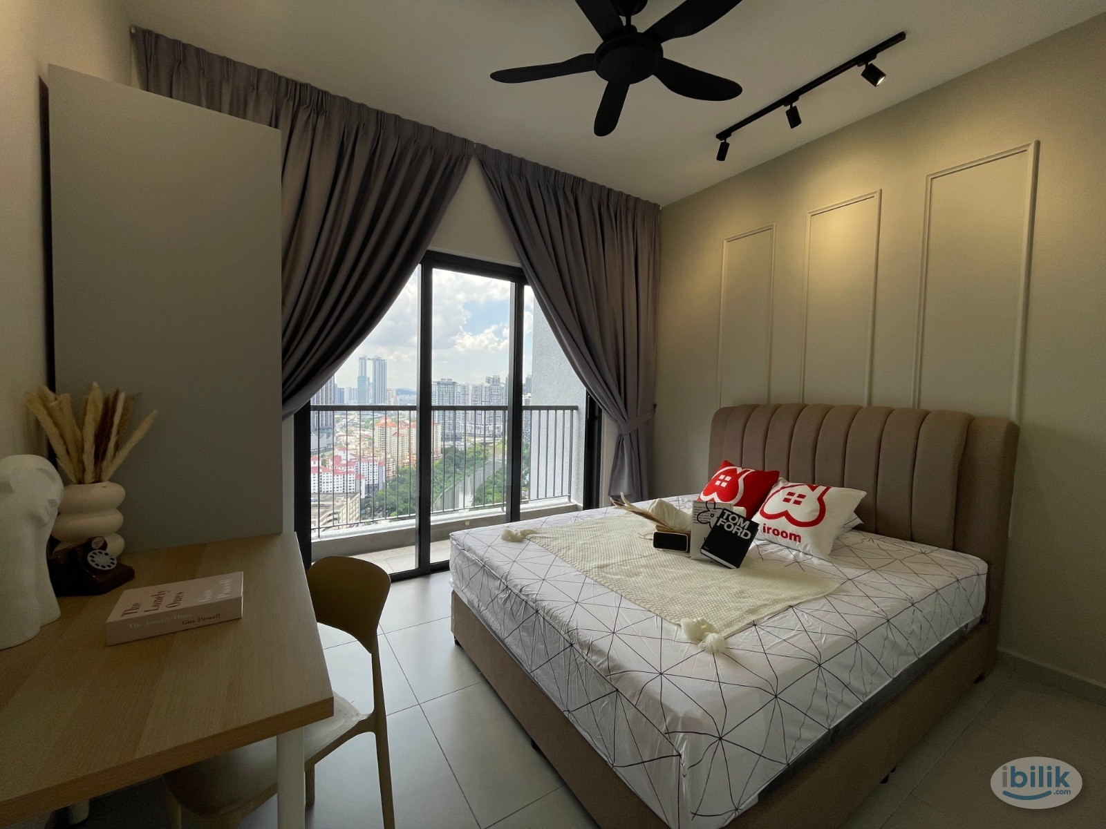 Window View Room+AC!! @ D'ivo - Image 1