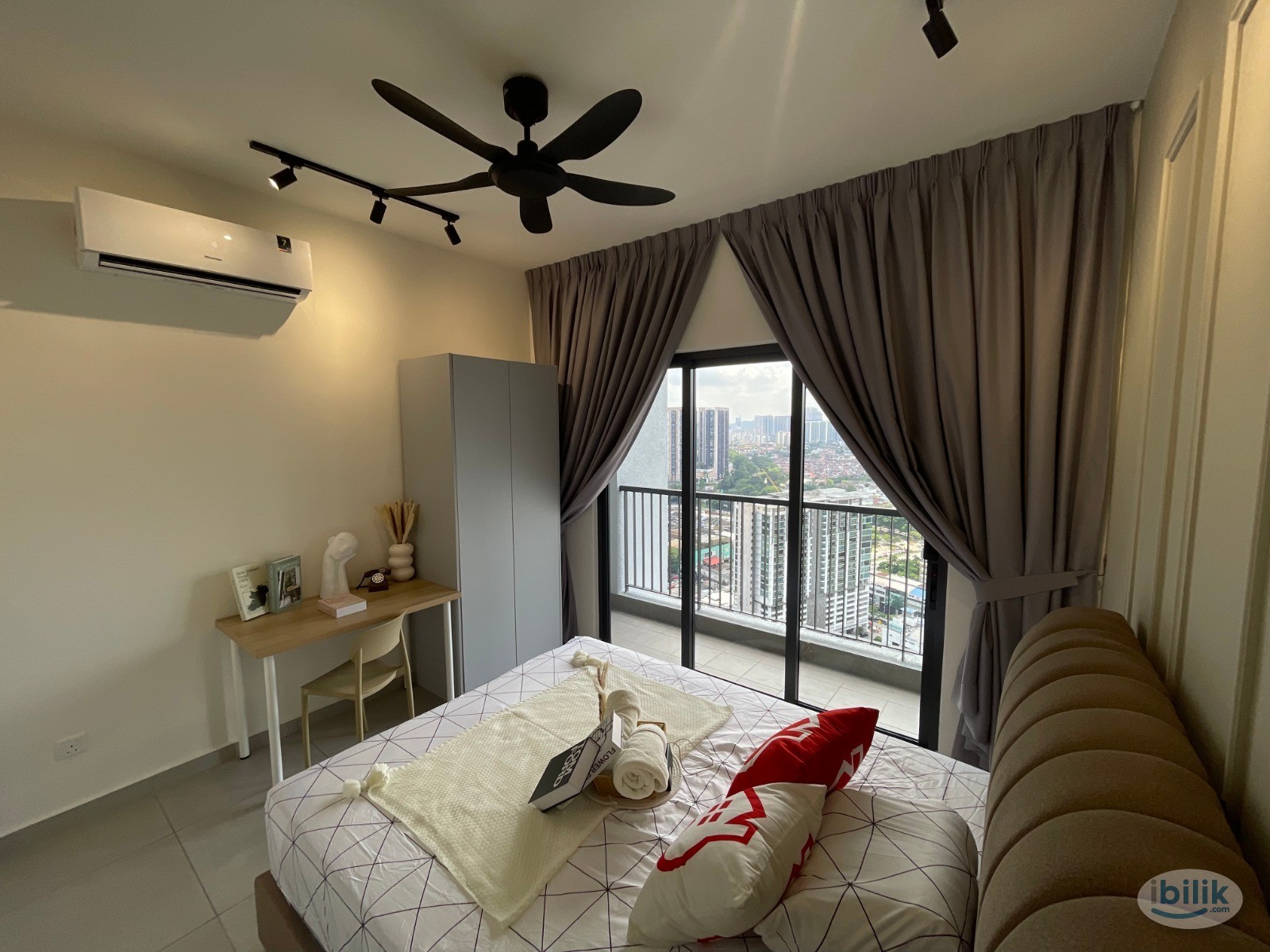 Window View Room+AC!! @ D'ivo - Image 2
