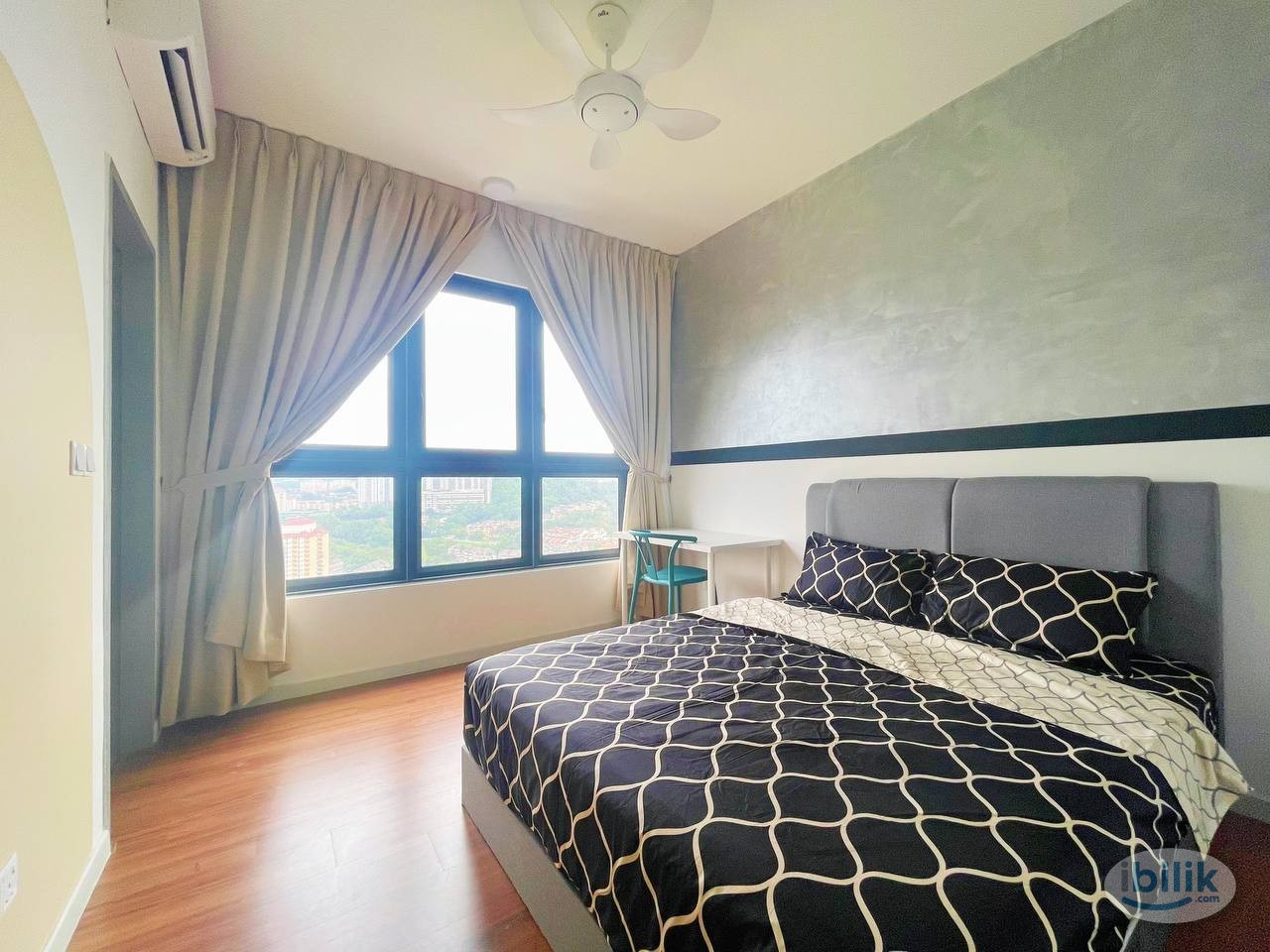 Middle Room at M Vertica KL City Residences, Cheras - Image 1