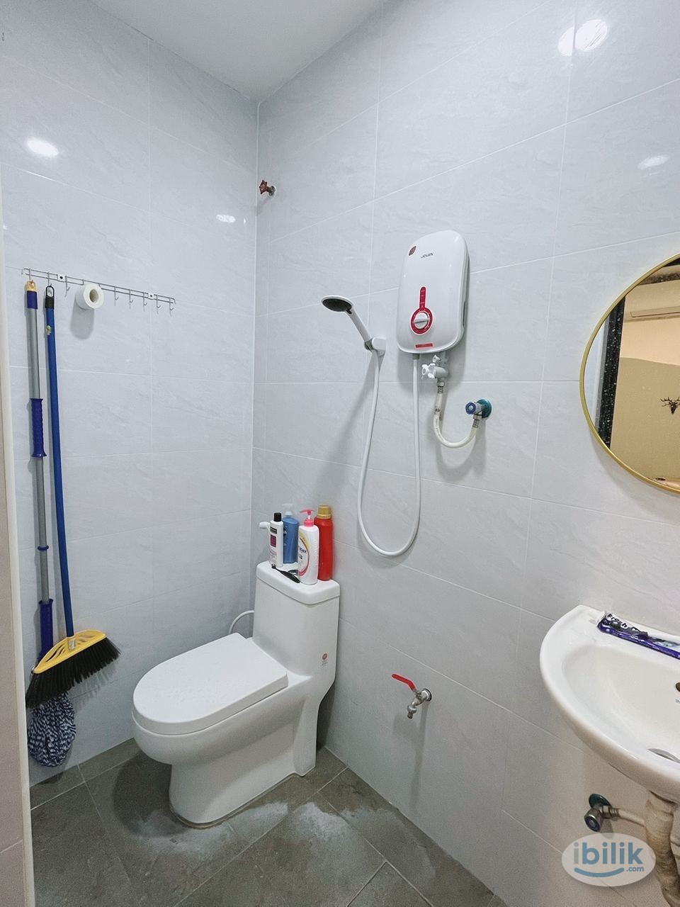 Master Room at Bukit Indah, Johor Bahru - Image 3