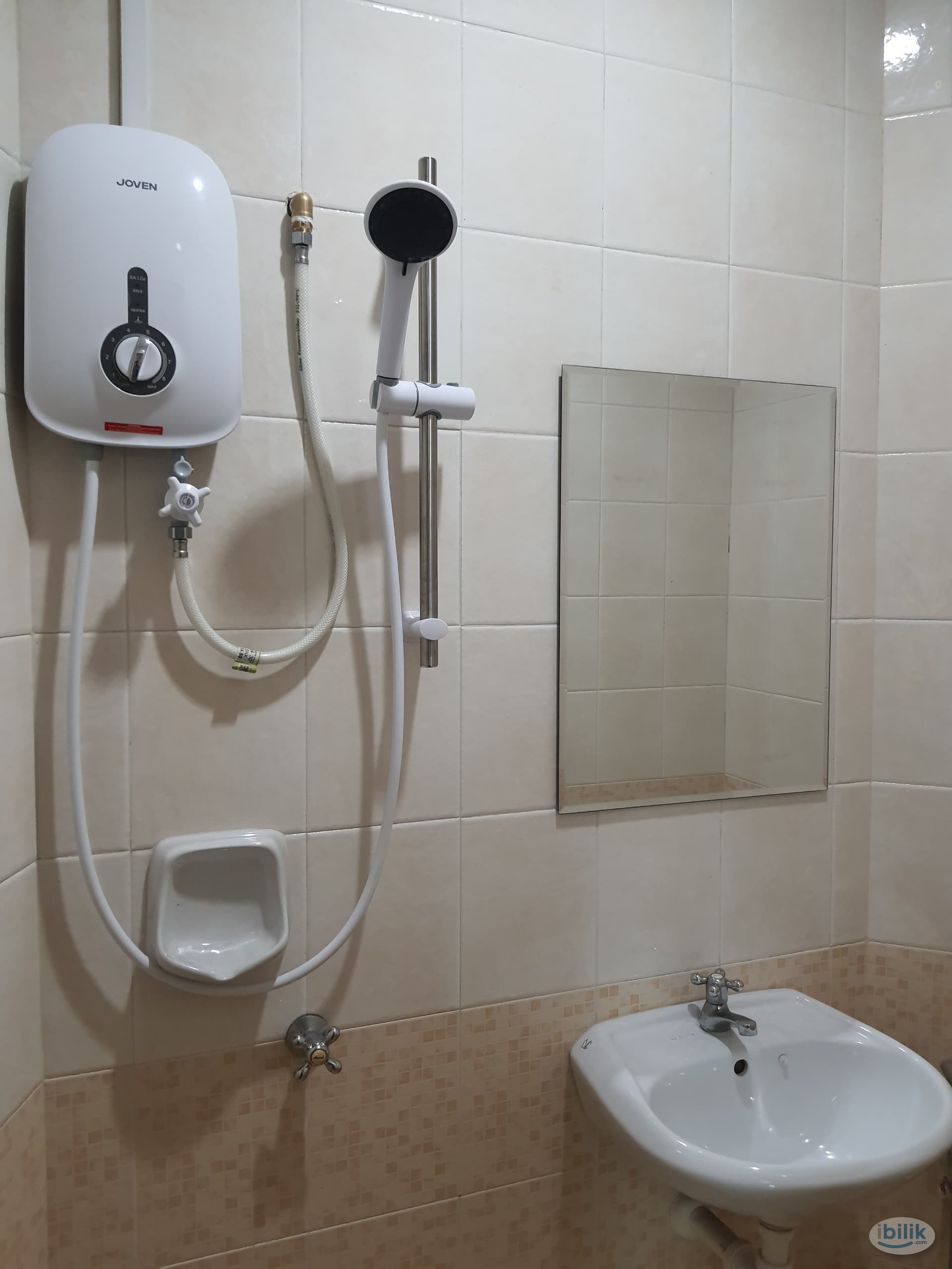Single Room at Batu Uban, Penang - Image 2