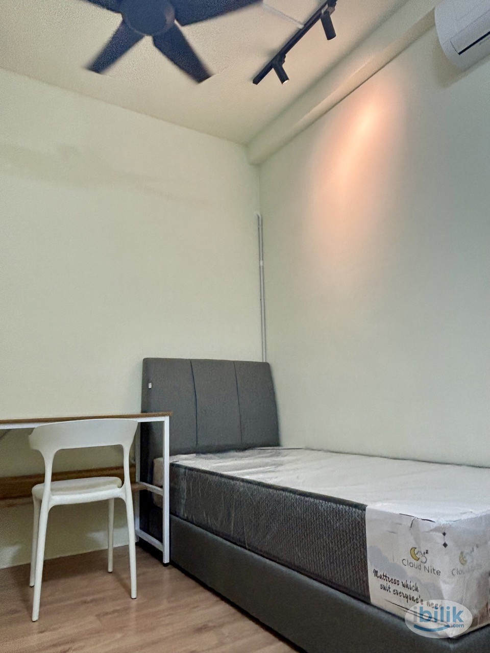 🔥Dian Residence (Beside Sri Acappella), Seksyen 13 Single Room🔥Fully Furnish NEW Aircond Wardrobe Table Chair Mattress - Image 1