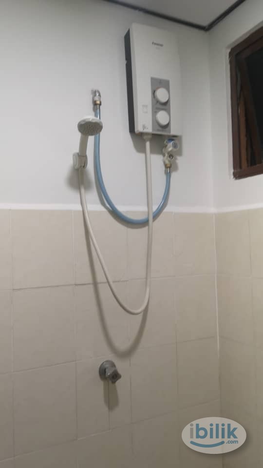 Middle Room at Palm Spring, Kota Damansara - Image 3
