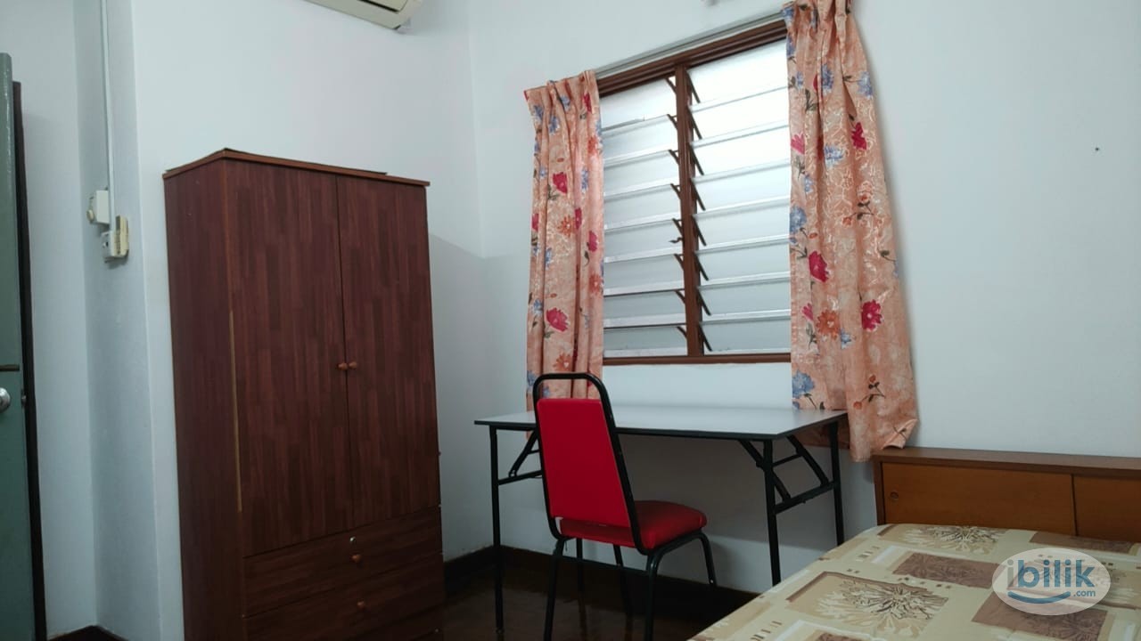 USJ2 house quiet, next to playground – fully furnished, air cond room posted by owner - Image 1