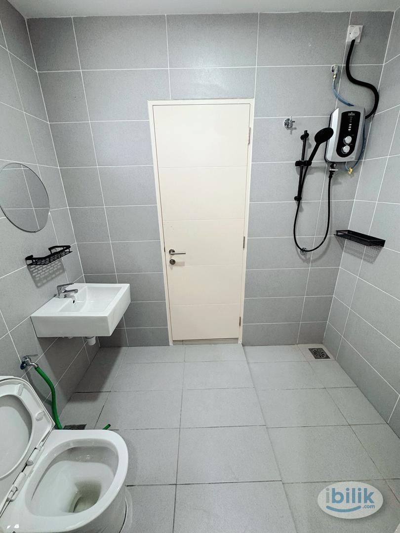 Fully furnished | Utilities included Cozy Middle Room at Seremban 2, Seremban - Image 3