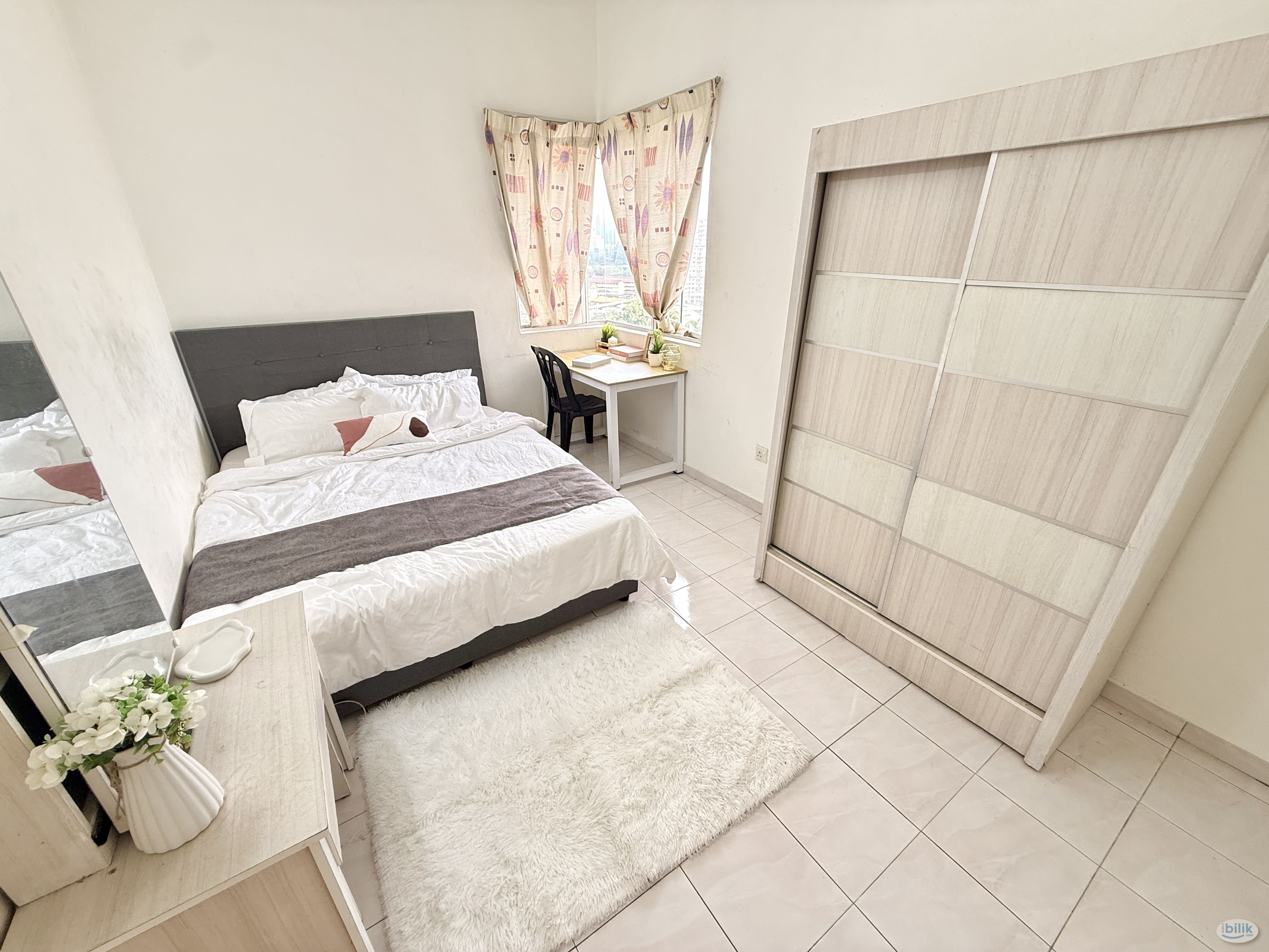 🏠FULLY FURNISHED😱 PREMIUM QUEEN ROOM! 7 STATIONS TO KLCC 🏙️ - Image 1