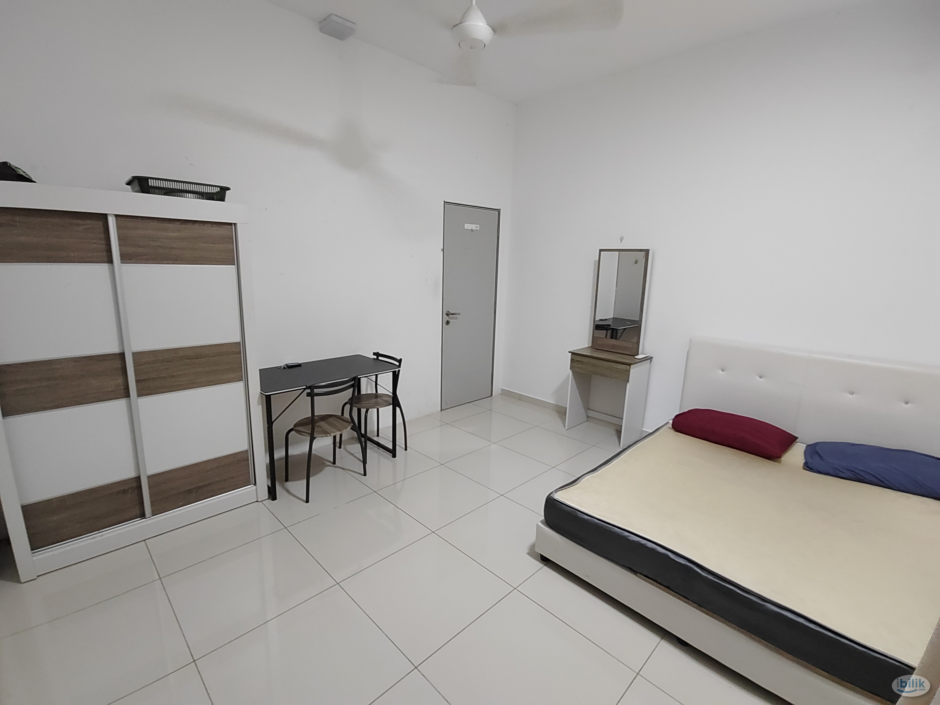 Fiera Vista Balcony Middle Room included Utilities Share Bathroom MIX GENDER - Image 2
