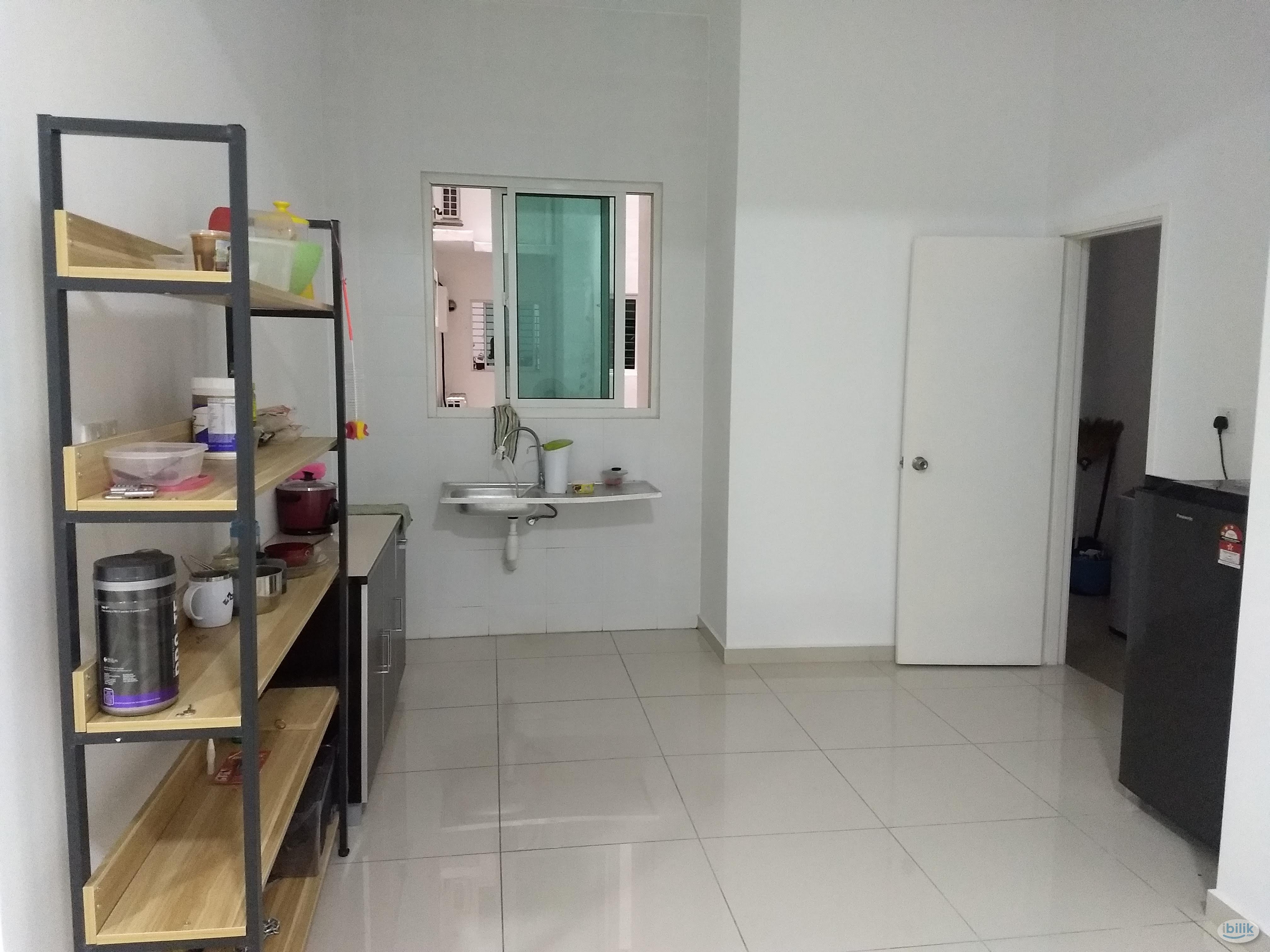Fiera Vista Balcony Middle Room included Utilities Share Bathroom MIX GENDER - Image 5