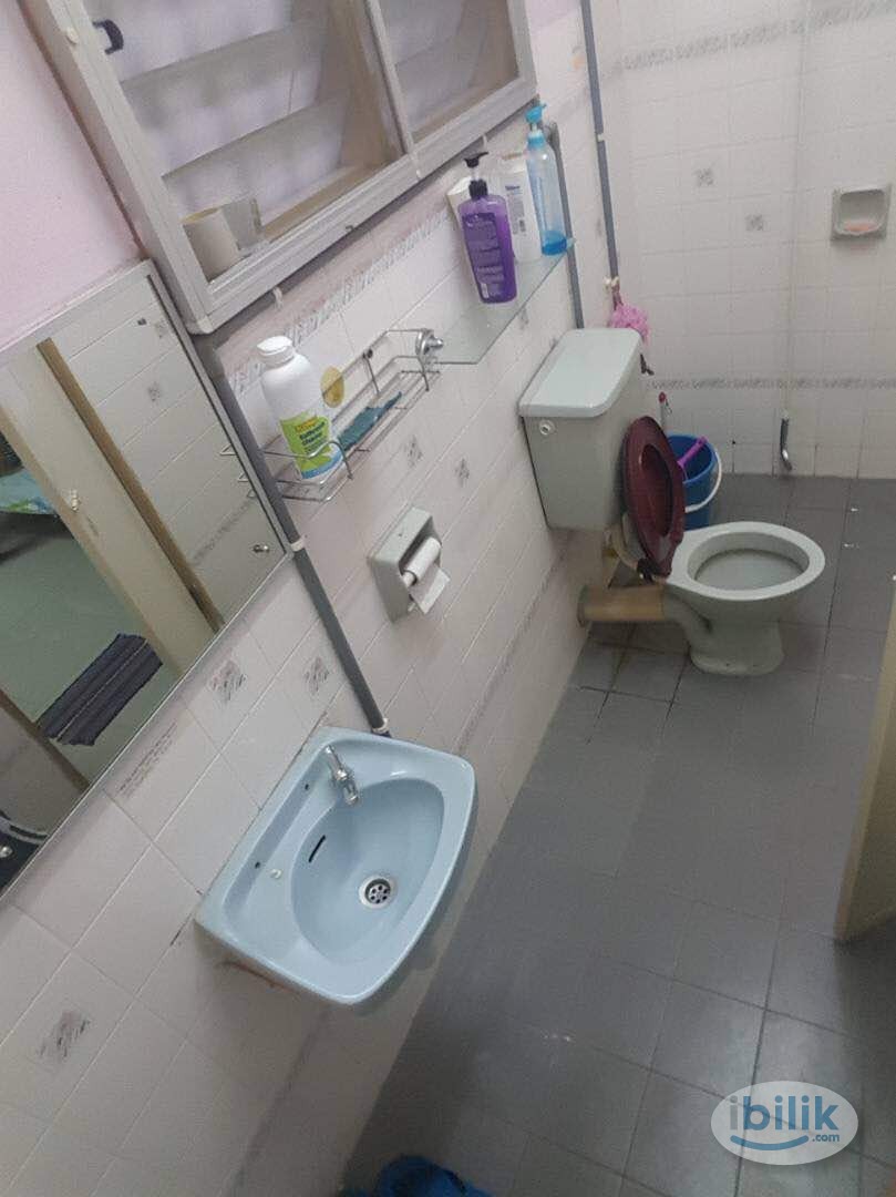 Middle Room at USJ 6, UEP Subang Jaya - Image 2