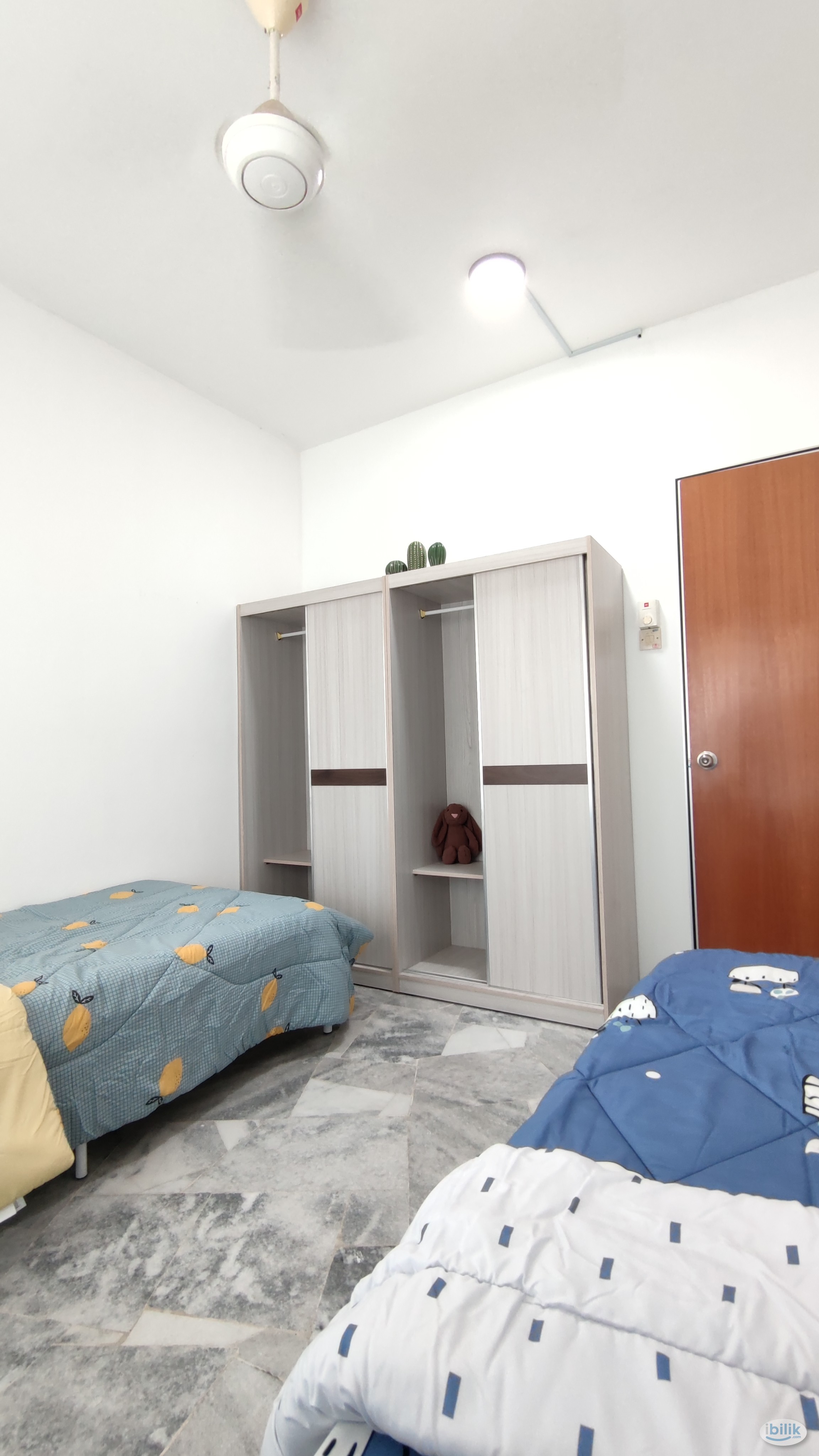 Middle Room at Jaya Apartment, TTDI Jaya - Image 1