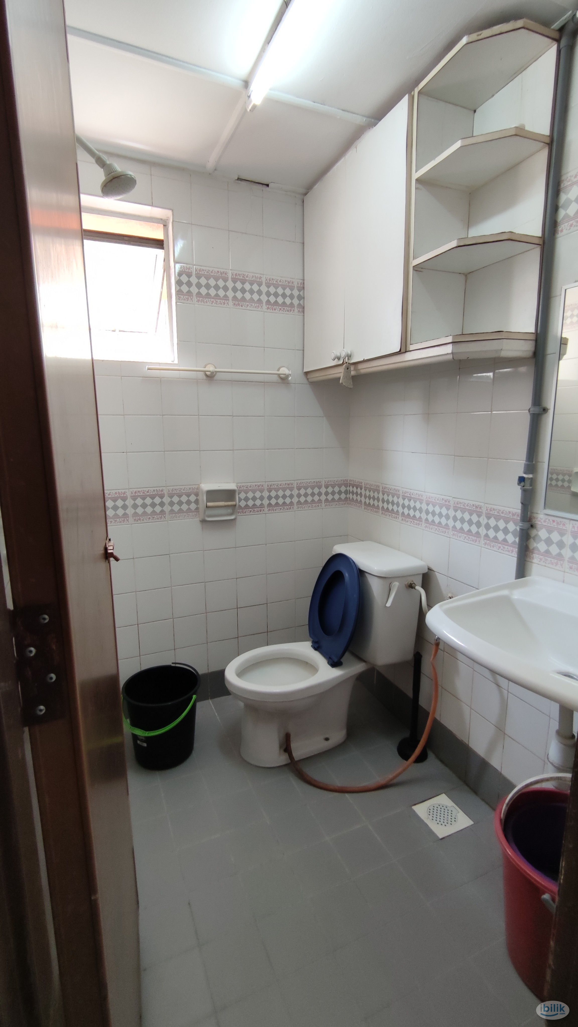 Middle Room at Jaya Apartment, TTDI Jaya - Image 5