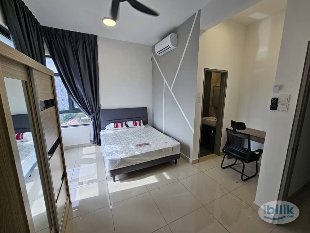 Master Room at Lagoon Perdana, Bandar Sunway - Image 3