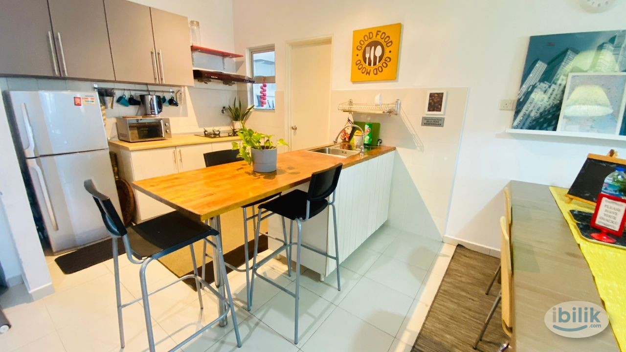 Master Room at Suria Jelatek Residence, Ampang Hilir - Image 3