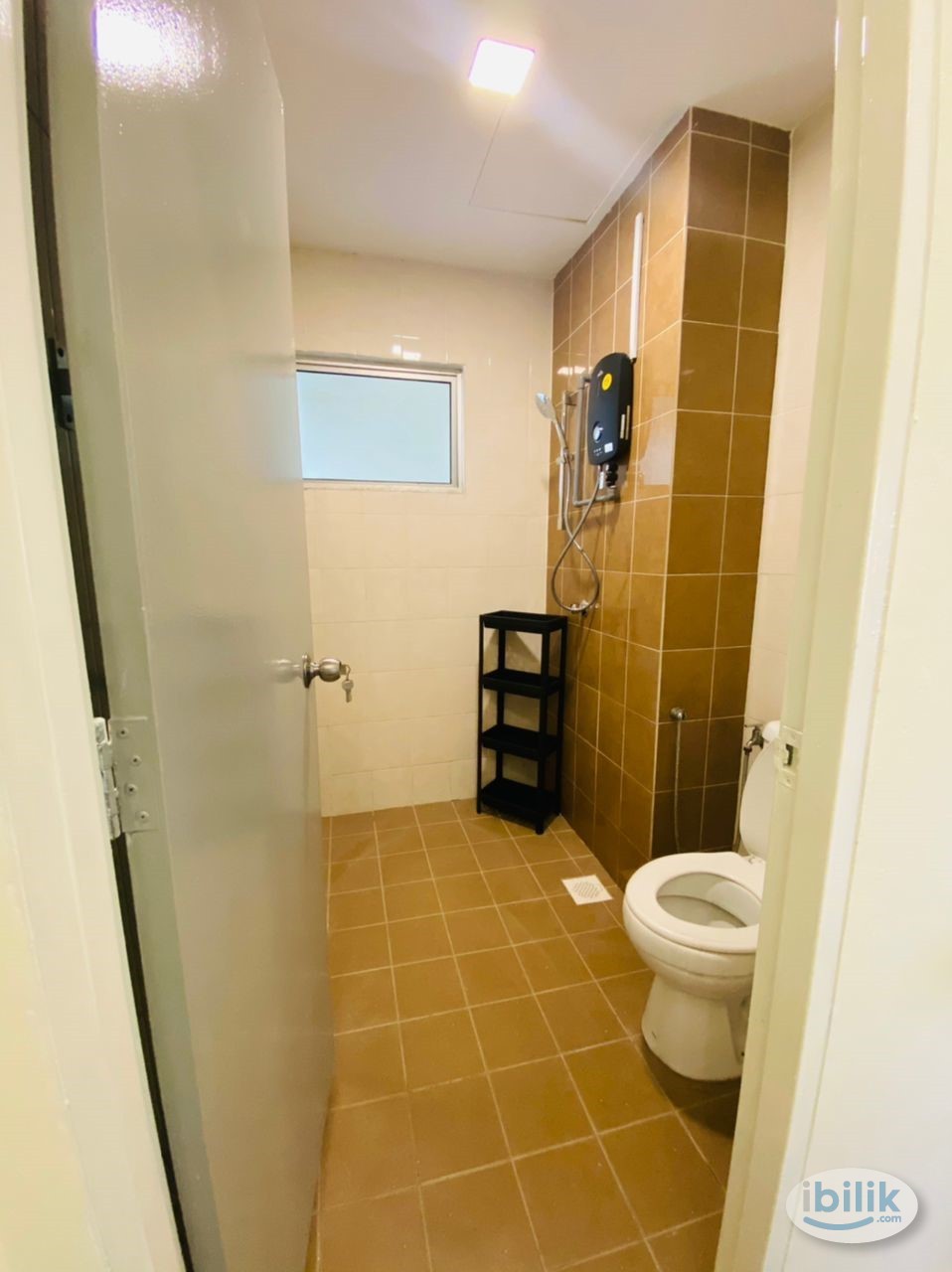 Master Room at Suria Jelatek Residence, Ampang Hilir - Image 5