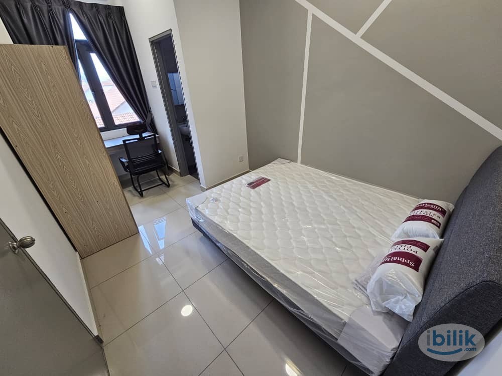 Master Room at Lagoon Perdana, Bandar Sunway - Image 2