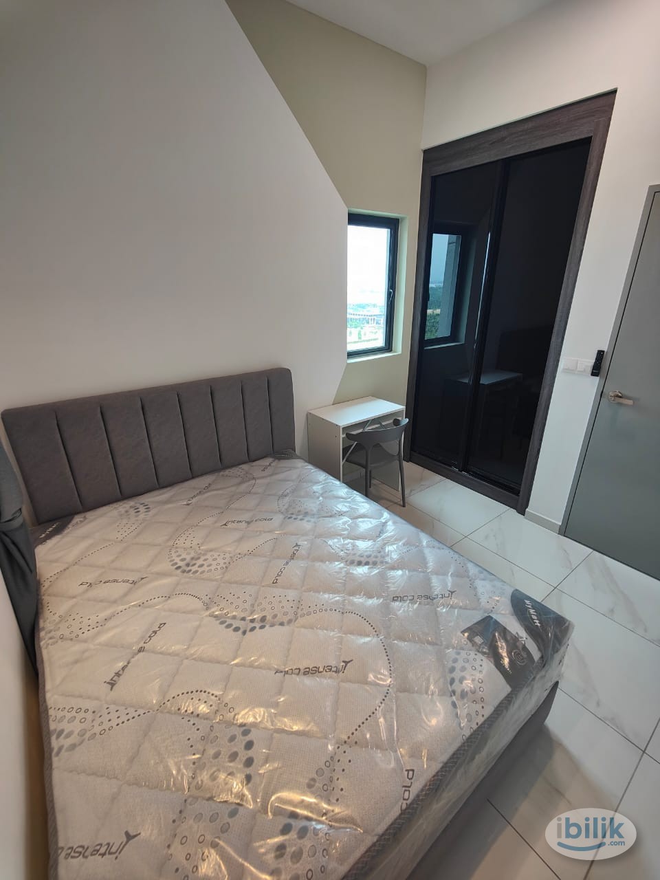 Middle Room at Sinaran Residences, Bandar Cassia - Image 2