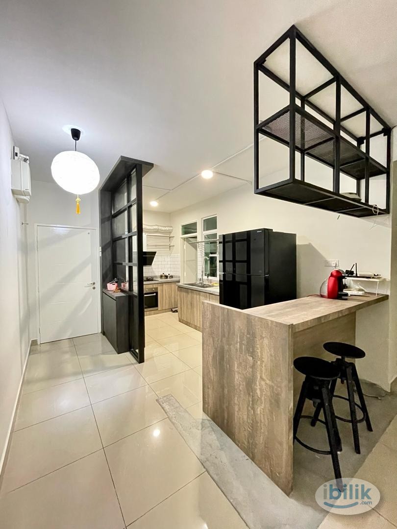 Balcony room female unit @ MSQ Damansara Perdana for rent - Image 2
