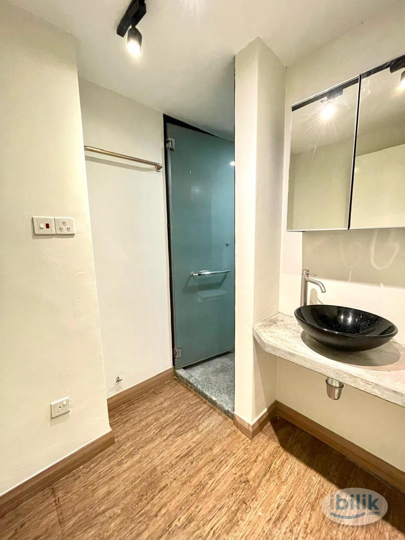 Balcony room female unit @ MSQ Damansara Perdana for rent - Image 3