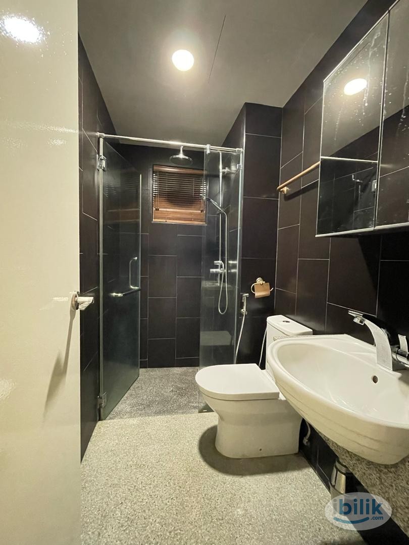 Balcony room female unit @ MSQ Damansara Perdana for rent - Image 4