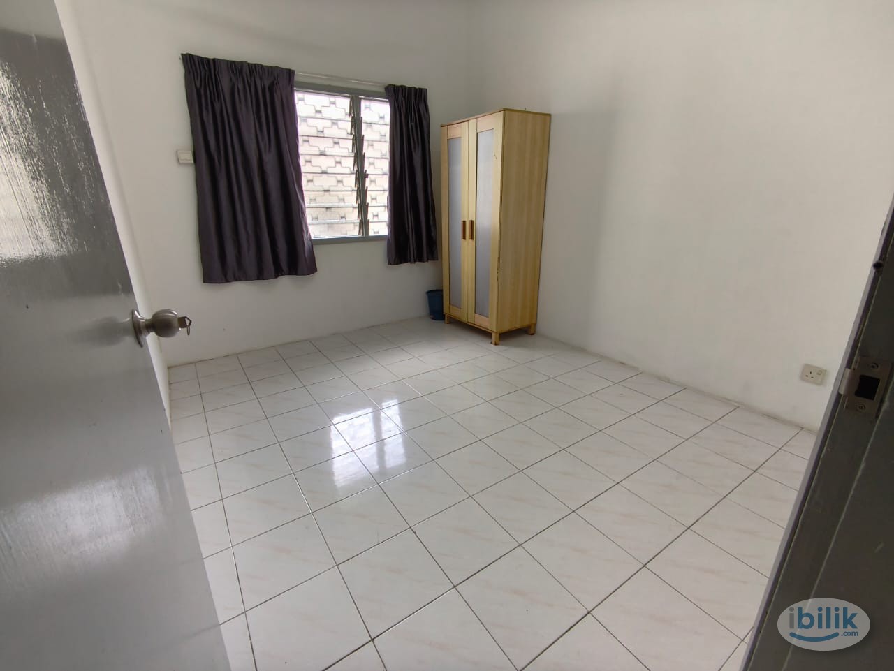 Sea Park Medium Room for Rent - Image 1