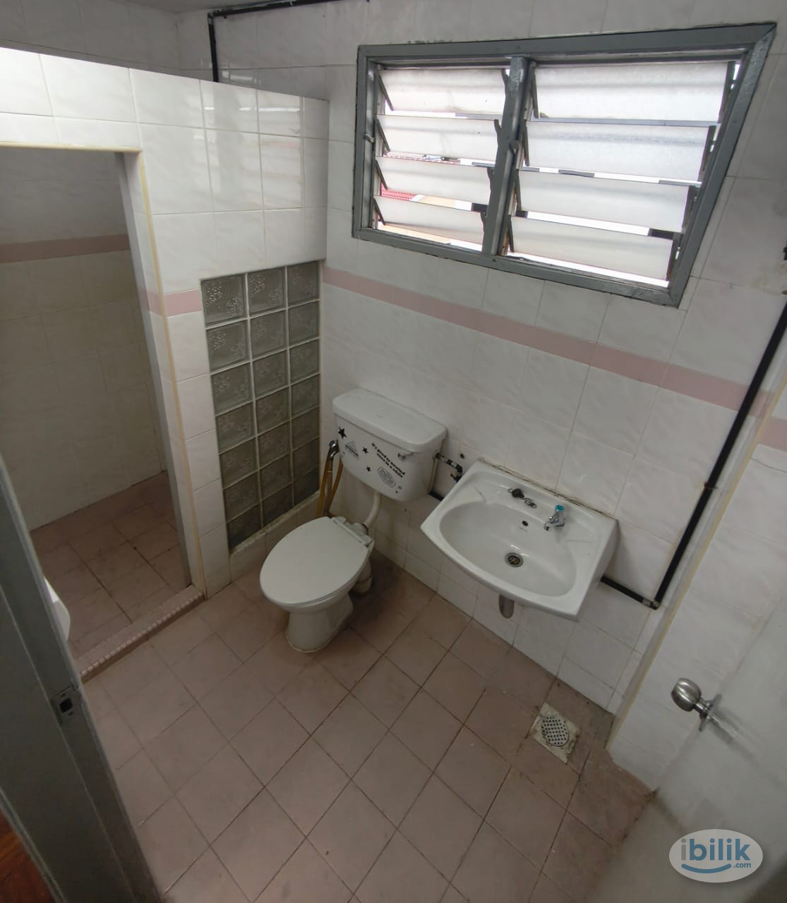 Room for Rent @ Sea Park — Private Bathroom Included - Image 1