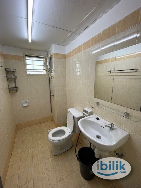FREE WIFI+WATER+ELECTRIC, BALCONY Middle Room at SuriaMas, Bandar Sunway - Image 3