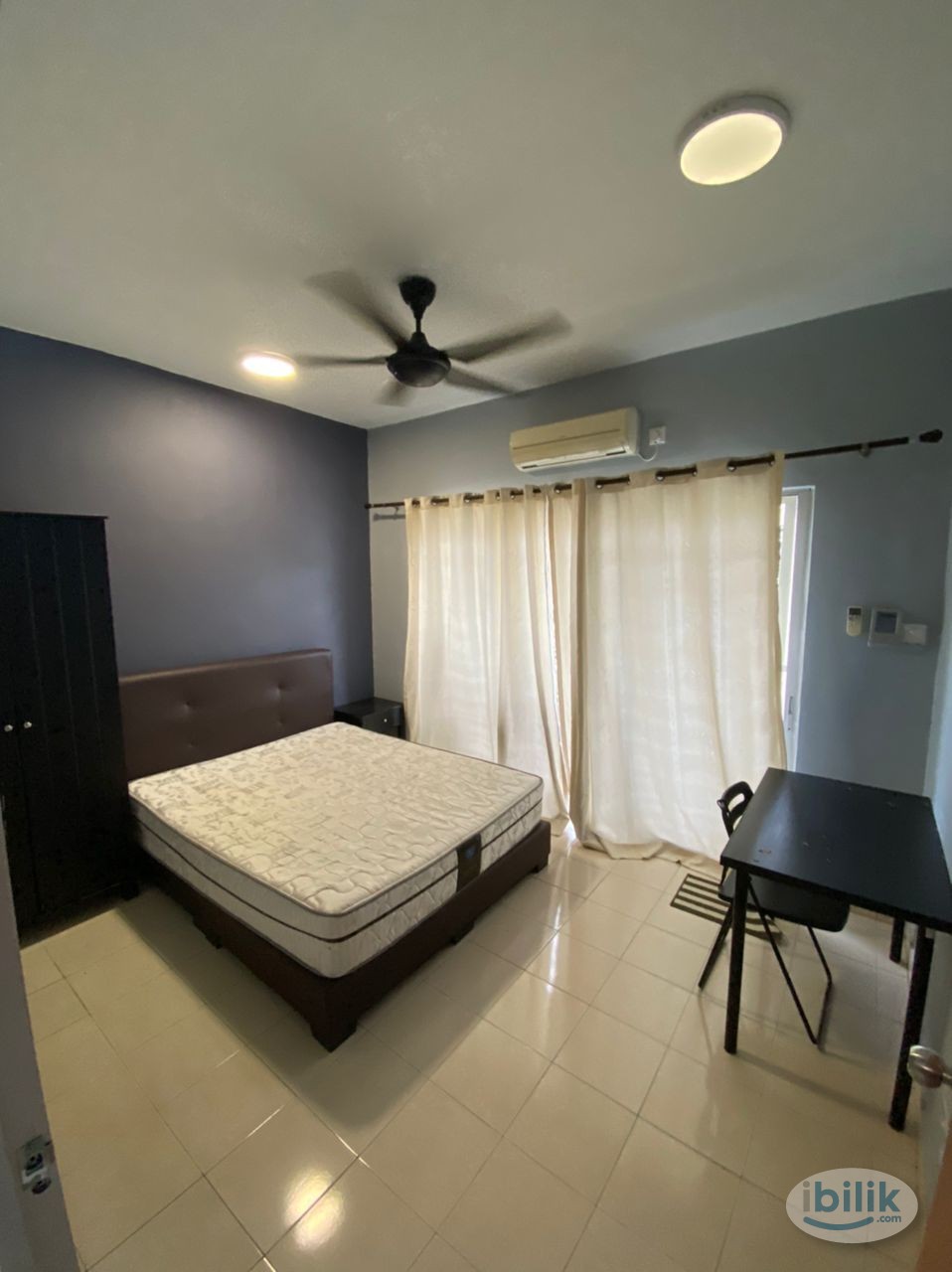 FREE WIFI+WATER+ELECTRIC, BALCONY Middle Room at SuriaMas, Bandar Sunway - Image 1
