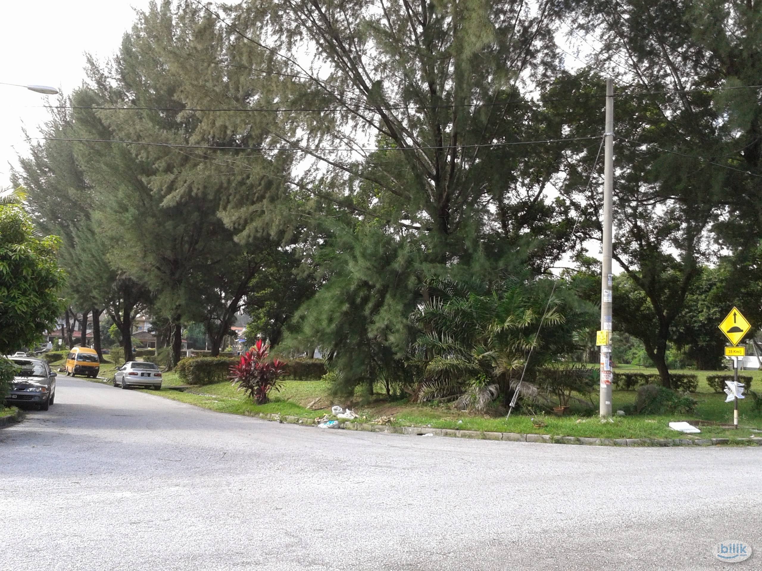USJ2 Air cond room in quiet house opposite padang posted by owner - Image 3