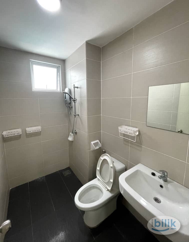 FREE WIFI+WATER+ELECTRIC, BALCONY Middle Room at The Regina, UEP Subang Jaya - Image 4