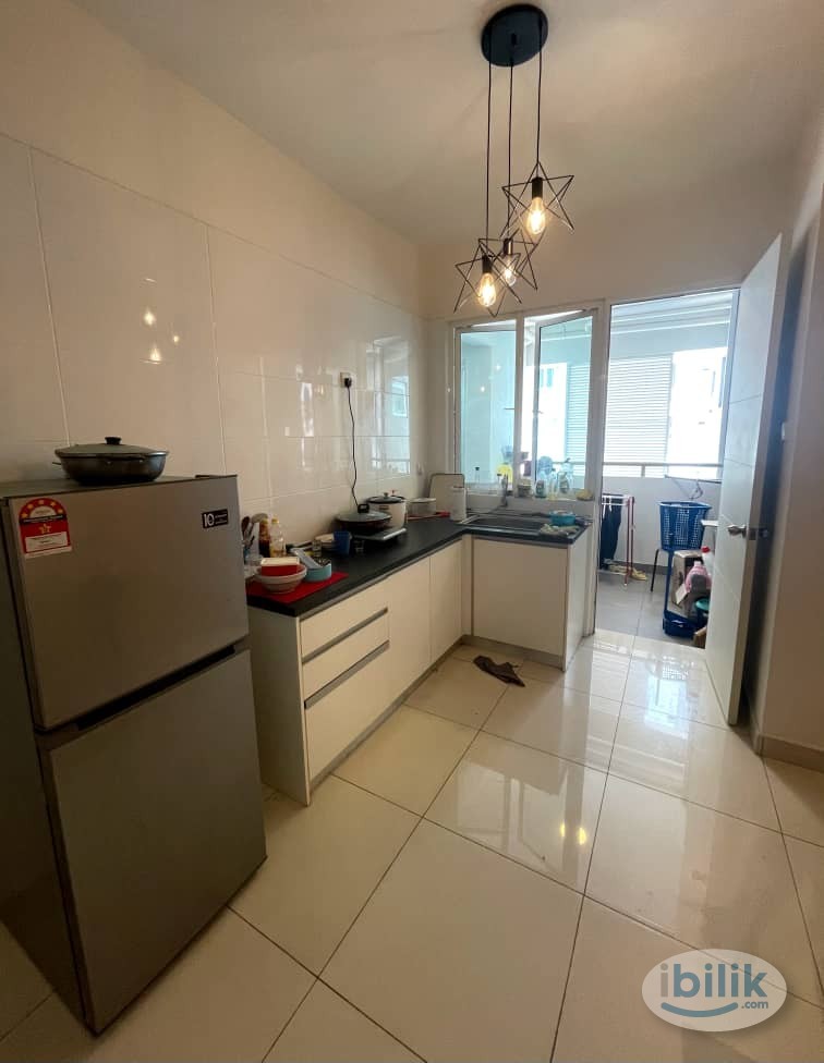 FREE WIFI+WATER+ELECTRIC, BALCONY Middle Room at The Regina, UEP Subang Jaya - Image 5