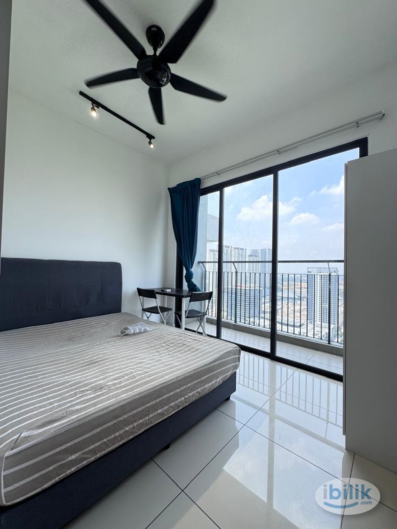 FREE WIFI+UTILITIES, BALCONY Middle Room at The Havre, Bukit Jalil - Image 1