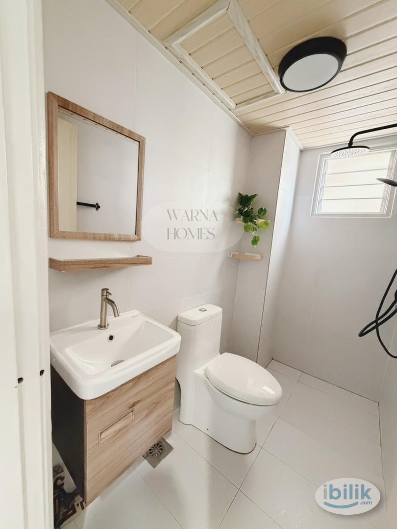Spacious Aesthetic Master Room at Bangi, Selangor - Image 3