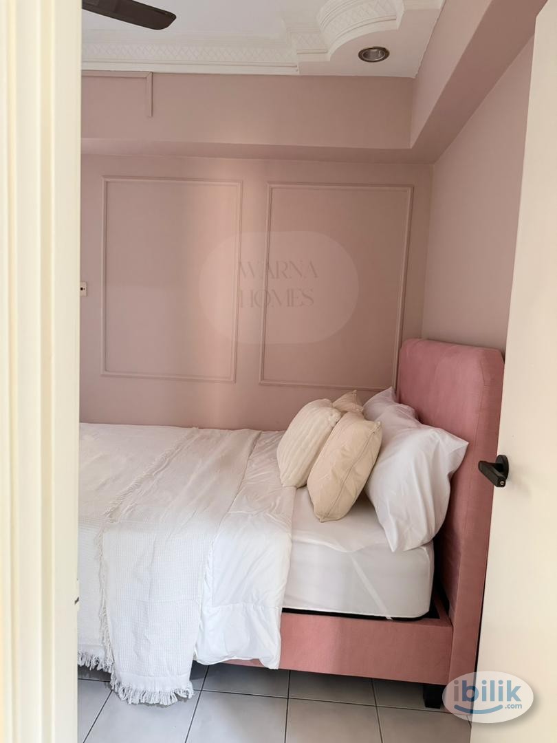 Romantic Cosy Middle Room at Bangi, Selangor - Image 1