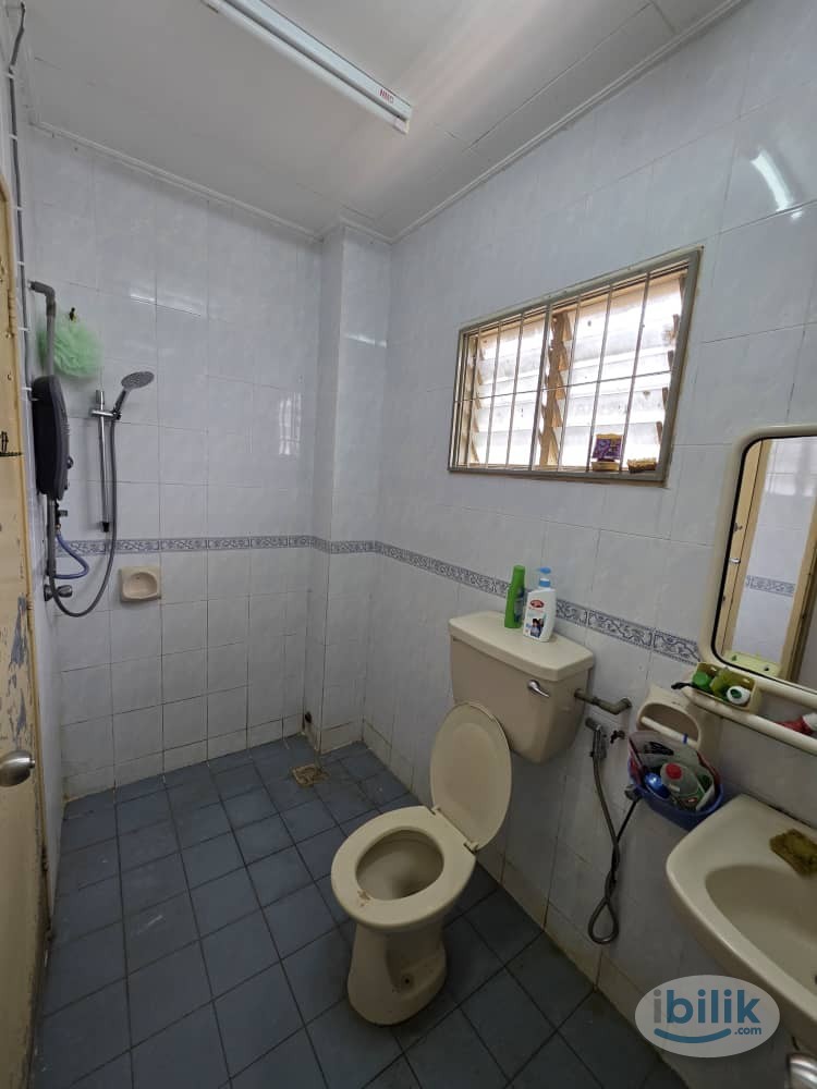 HOT PROMO Last Year🔥 Middle Room Rent at Kota Kemuning near Main Place Mall 🚗Zero Deposit & Include Free Electricity,Wif - Image 3