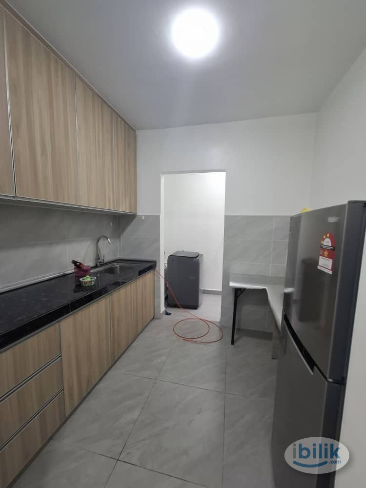 Daman Crimson Middle Room Mix Gen Unit, 2min walk to LRT Lembah Subang - Image 2